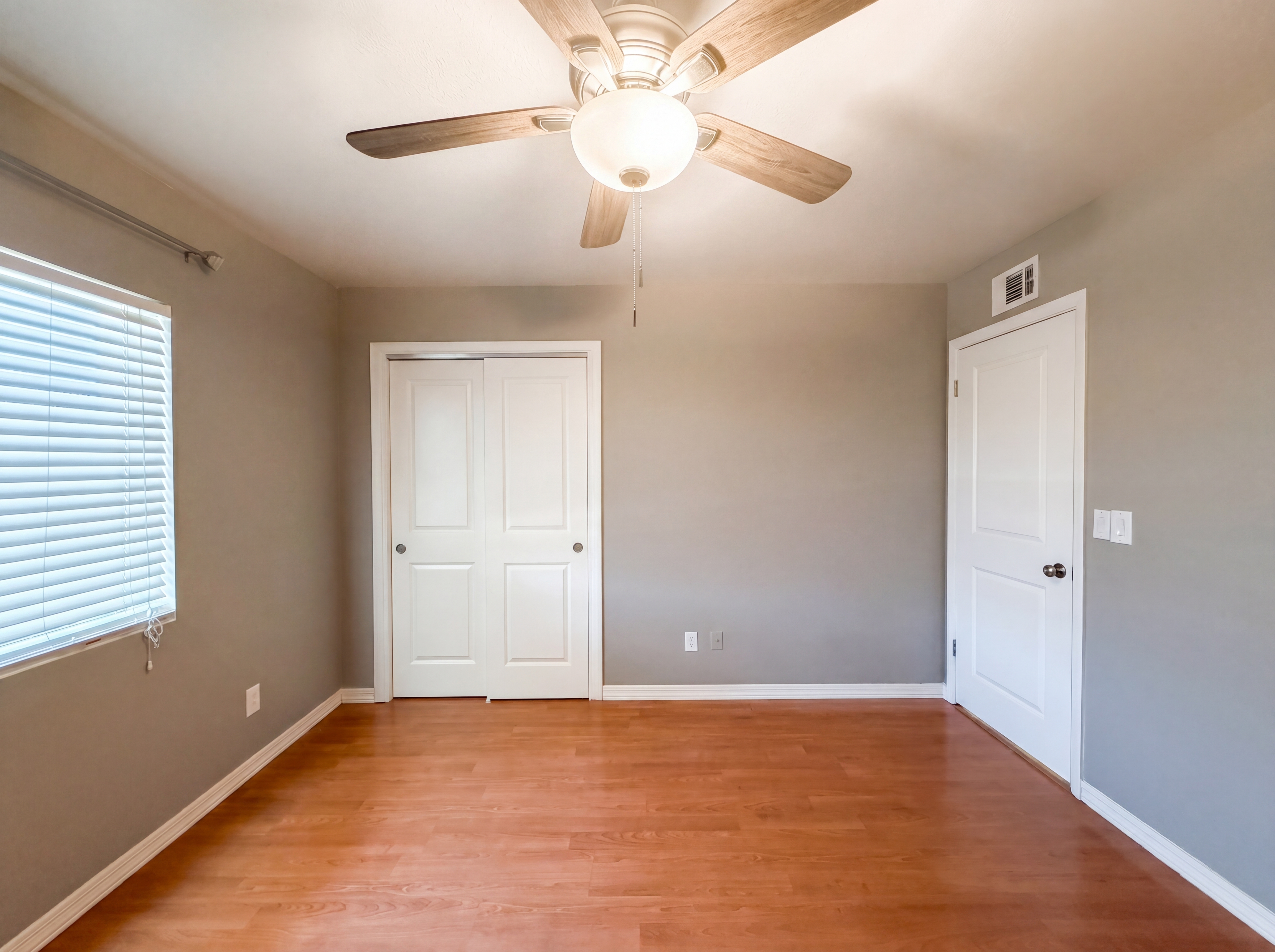 Photo 10 of 22 of 3028 E Marilyn Rd, Phoenix, AZ