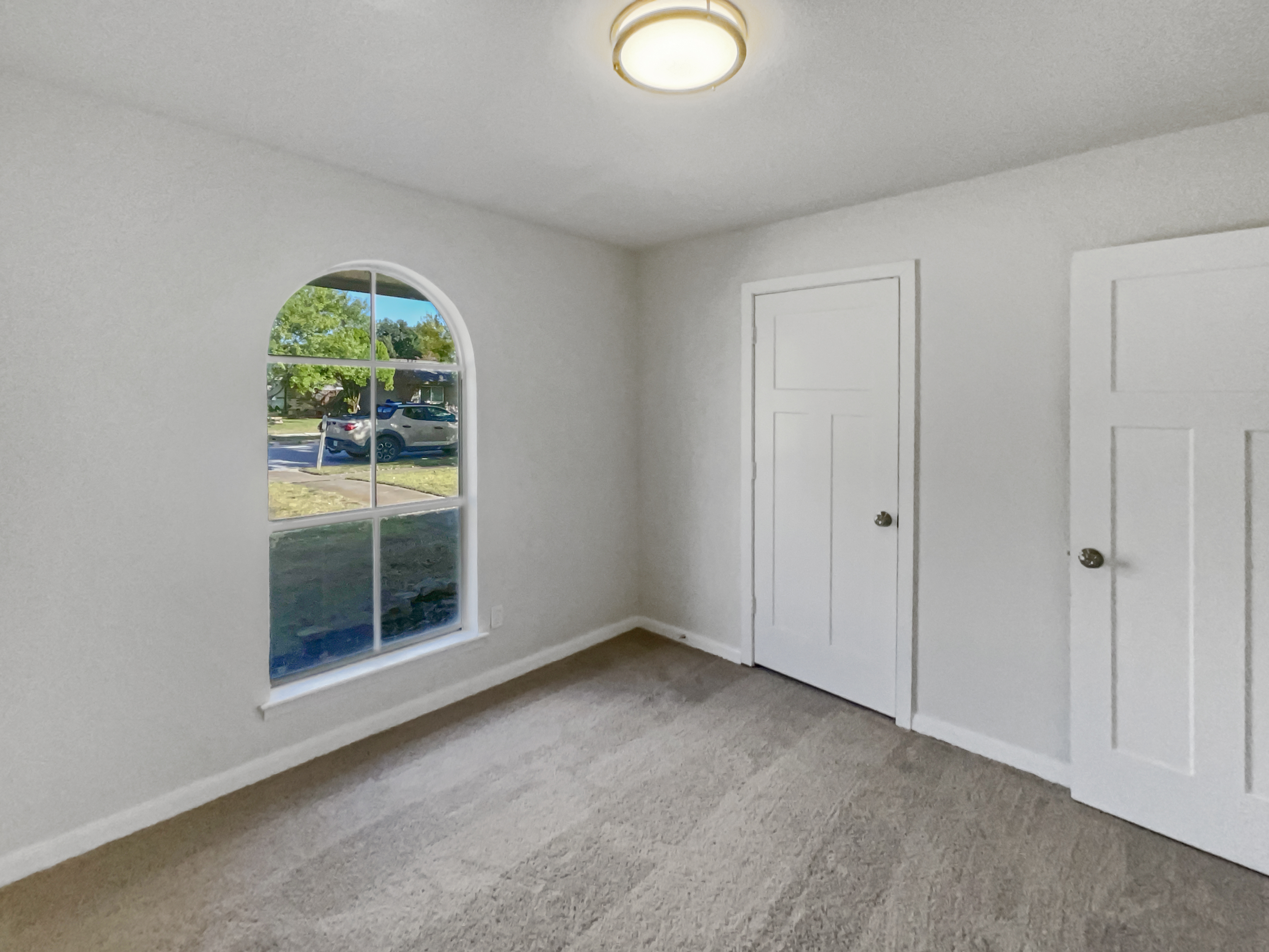 Photo 17 of 25 of 1426 Whiteoak Dr, Garland, TX