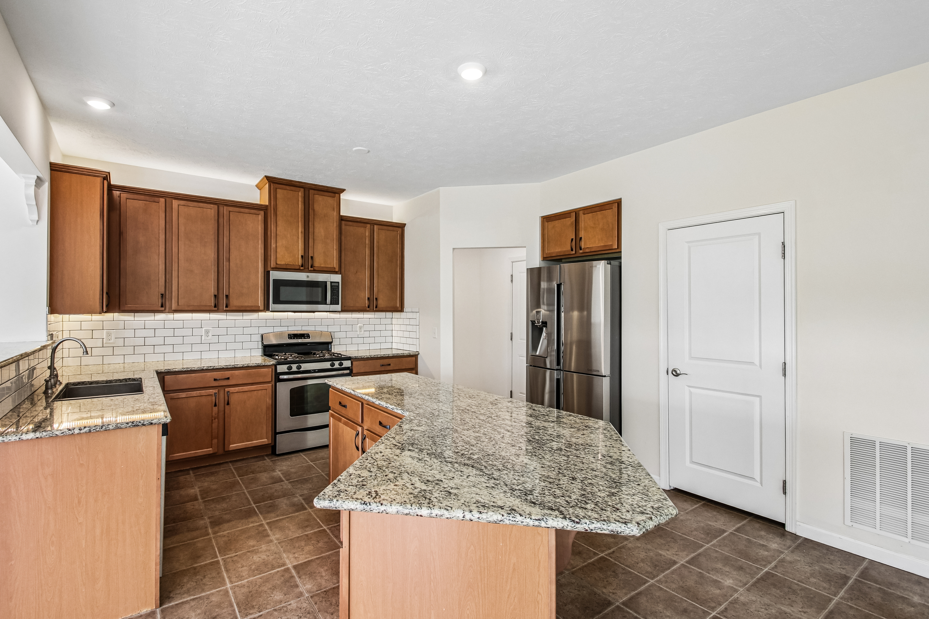 Photo 2 of 48 of 6007 Amber Dr, Farmington, NY