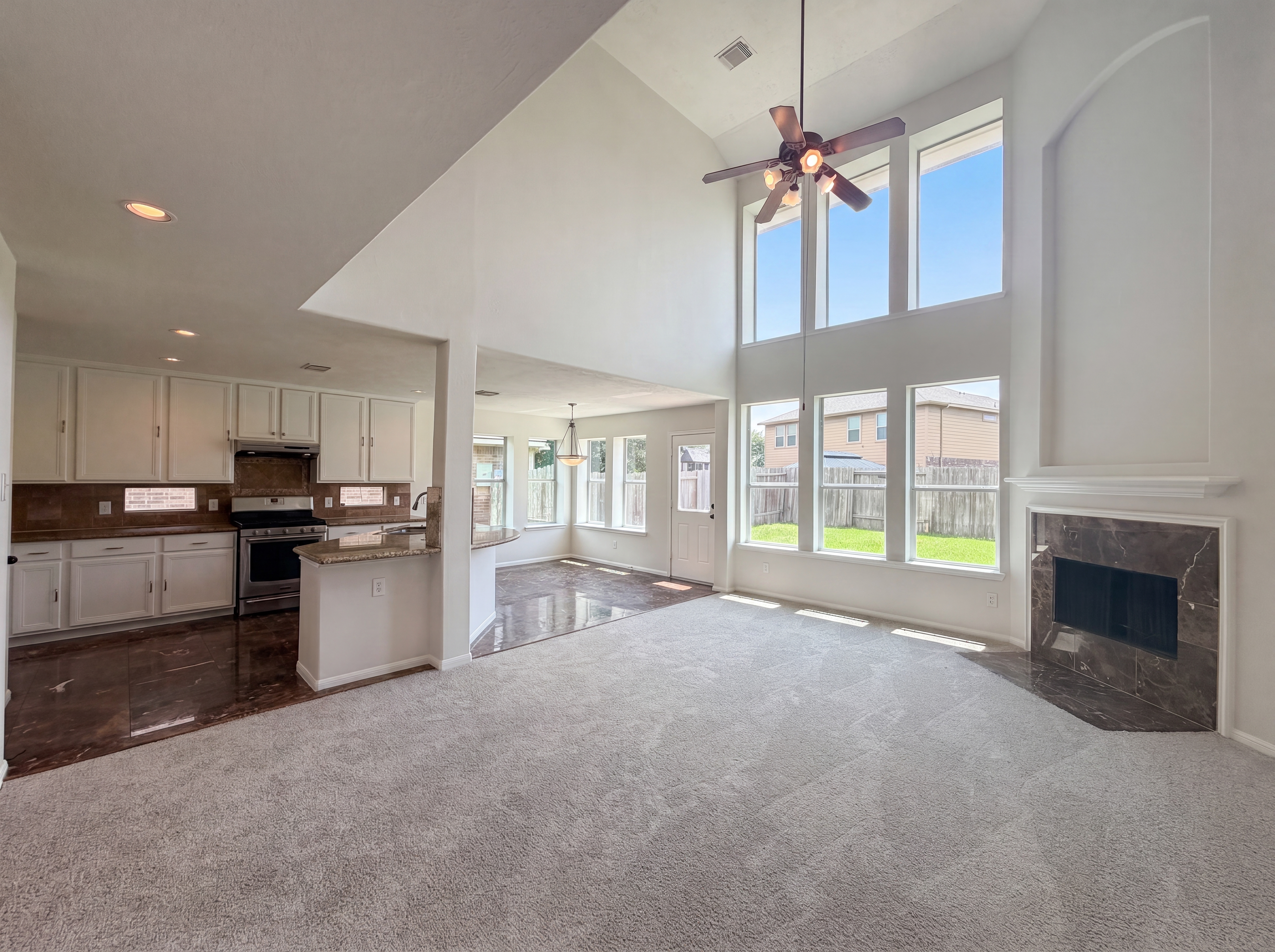 Photo 8 of 26 of 6510 Briar Moss Ln, Katy, TX
