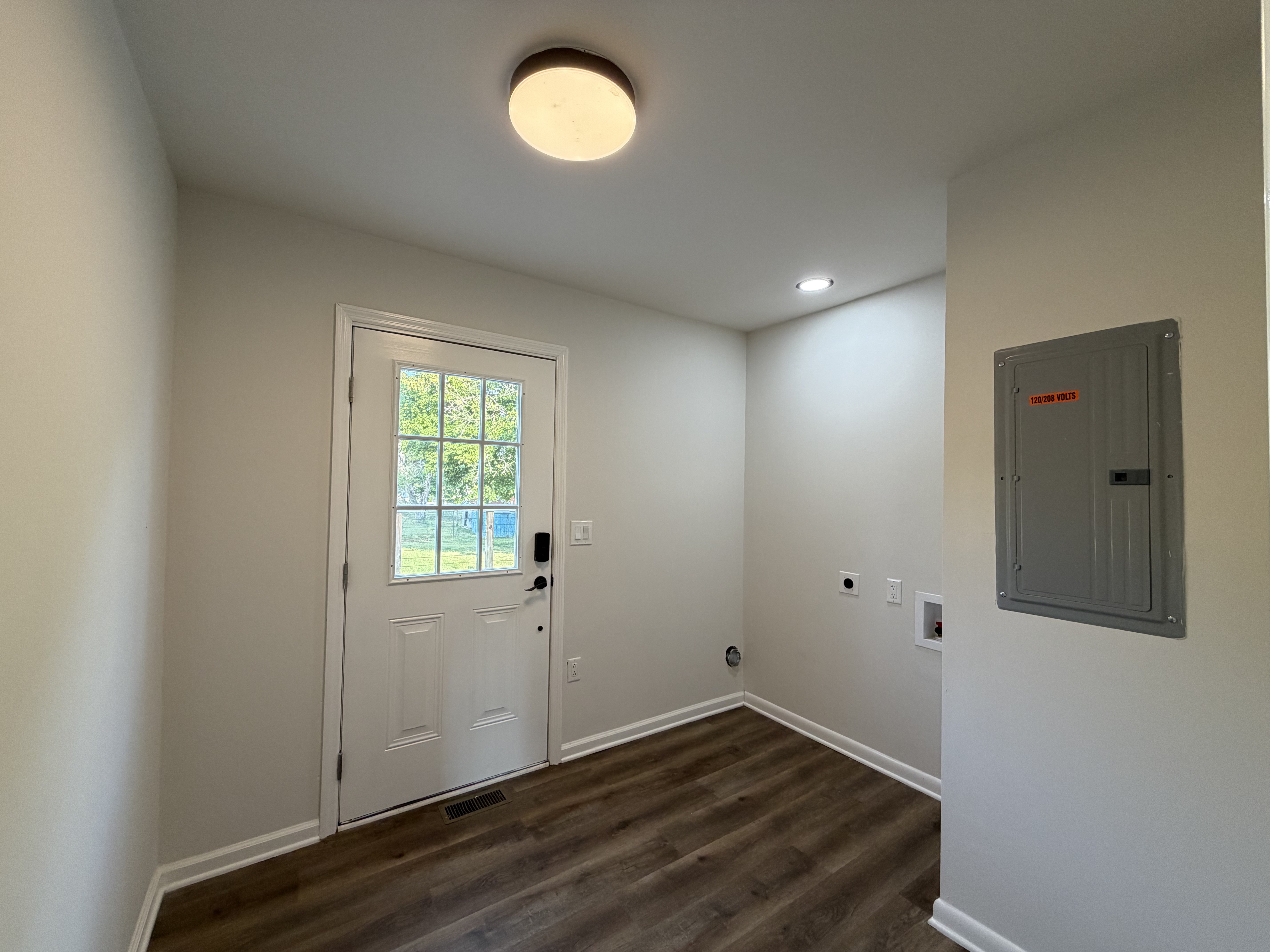 Photo 10 of 22 of 4921 Yorktown Rd, Nashville, TN