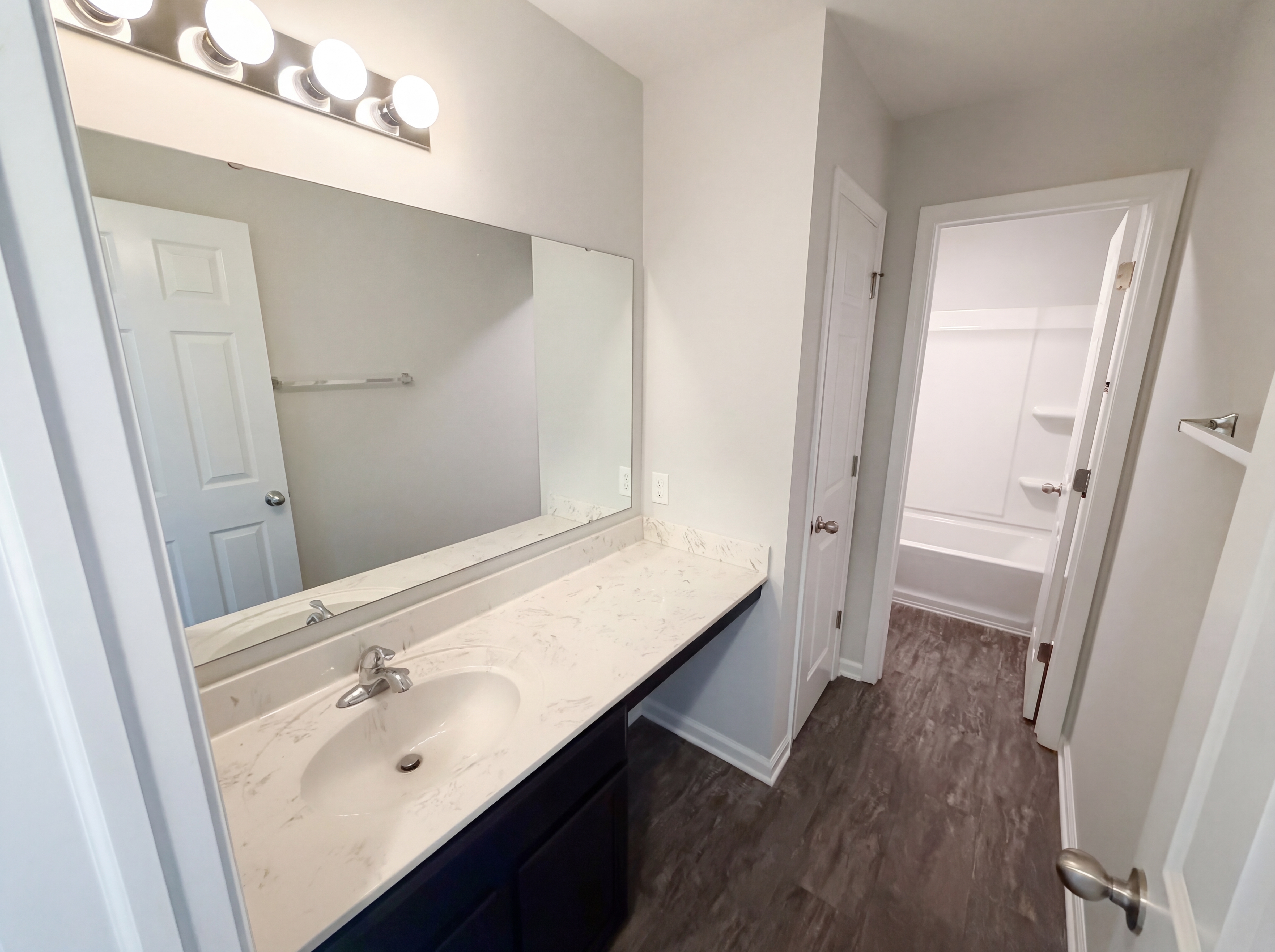 Photo 6 of 31 of 8095 Brookville Way, Avon, IN