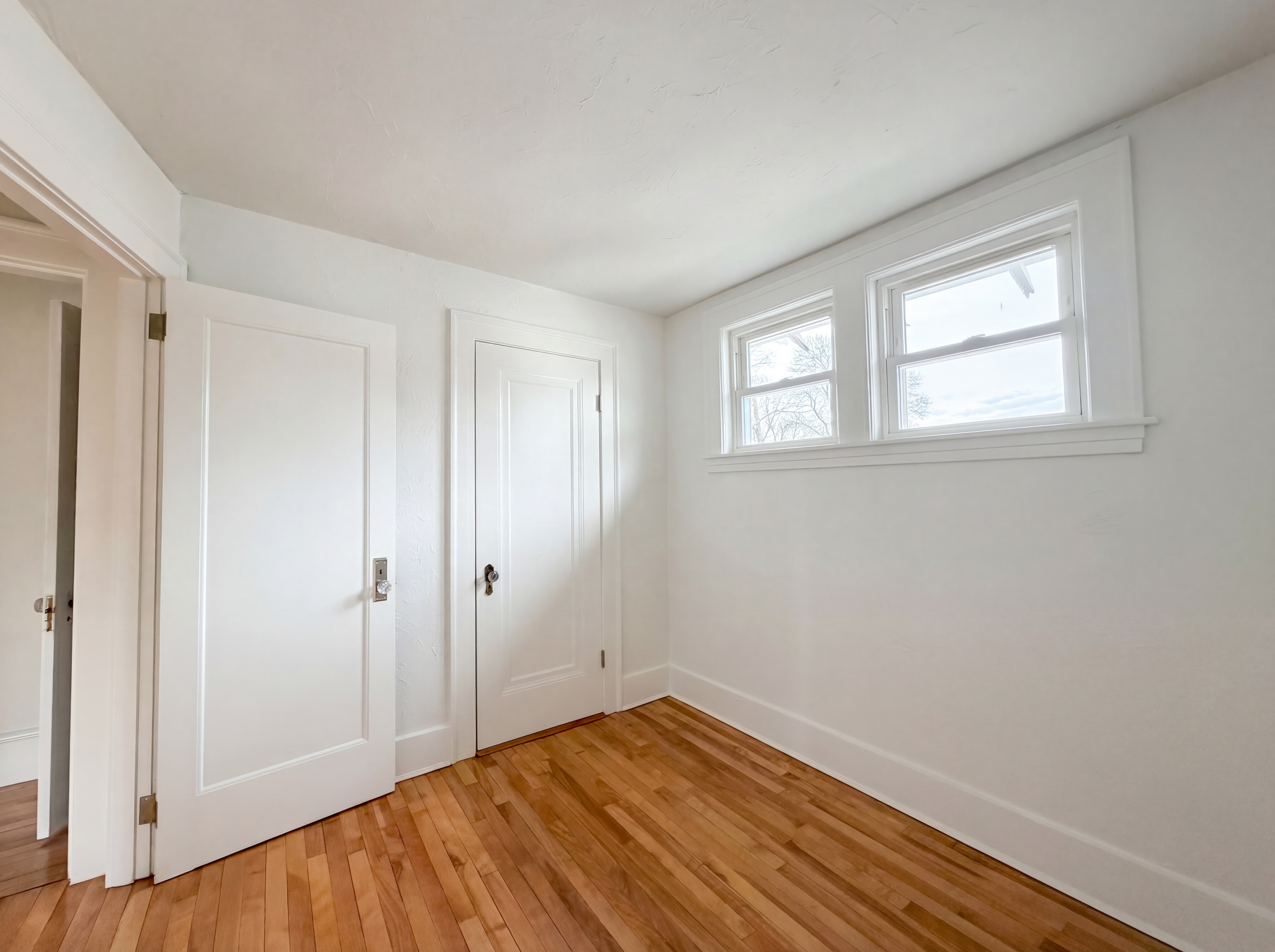 Photo 12 of 21 of 10 Perrot St, Worcester, MA