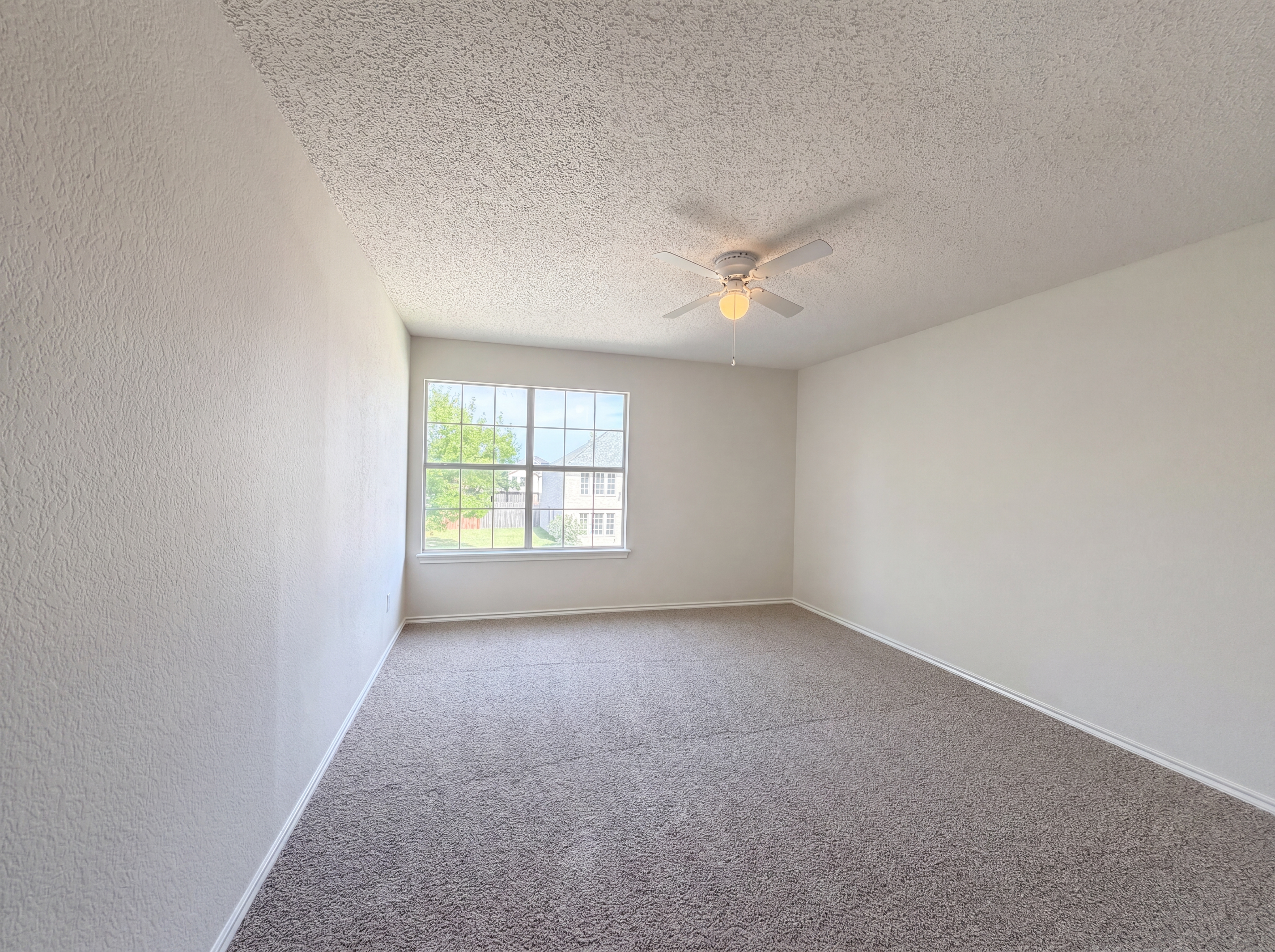 Photo 13 of 27 of 2320 Bantry Ln, Arlington, TX