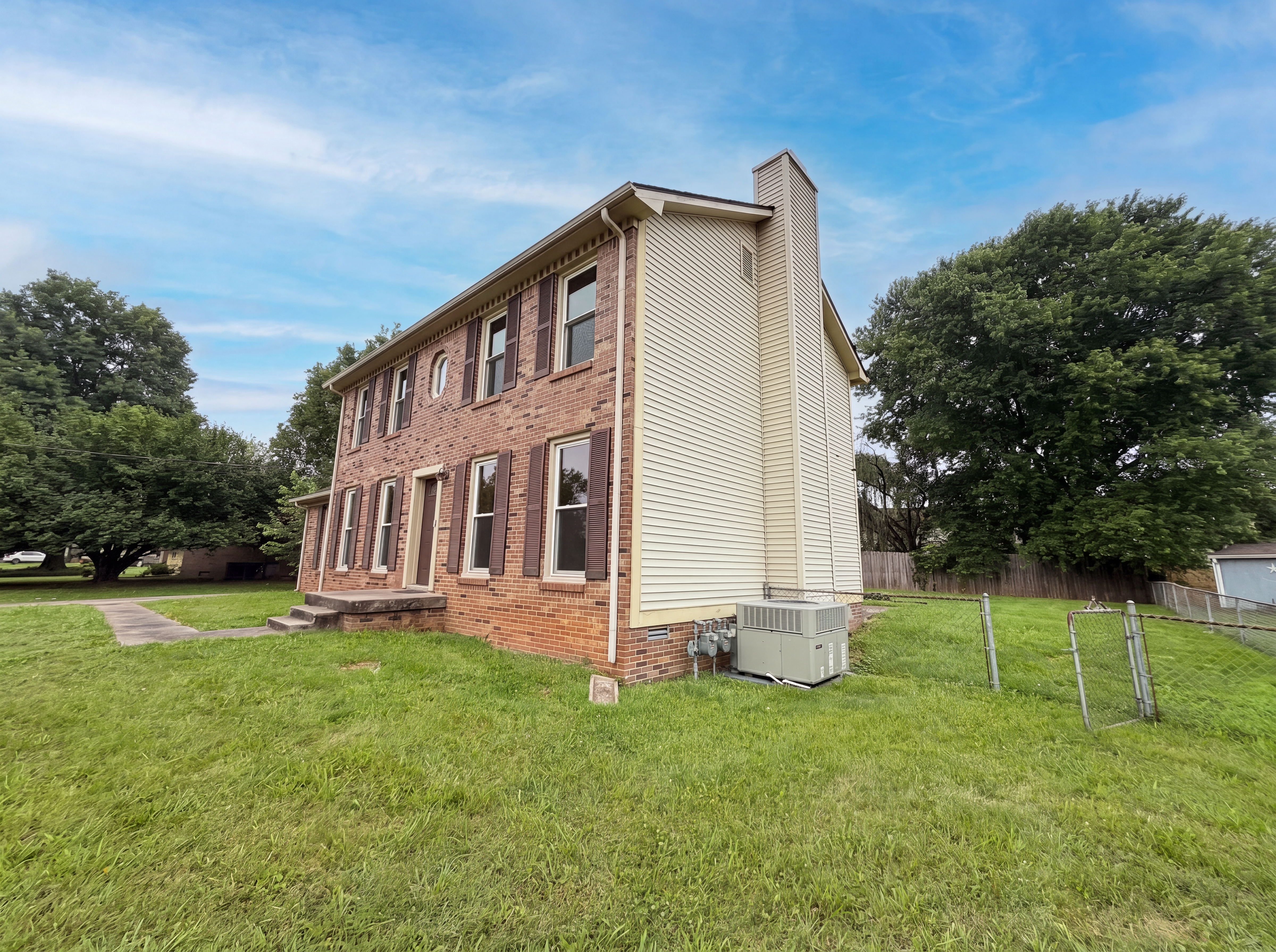 Photo 21 of 24 of 3402 Chaney Ln, Clarksville, TN