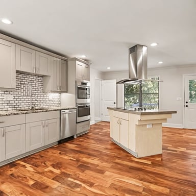 Property photo 2 of 2888 Carrousel Ct