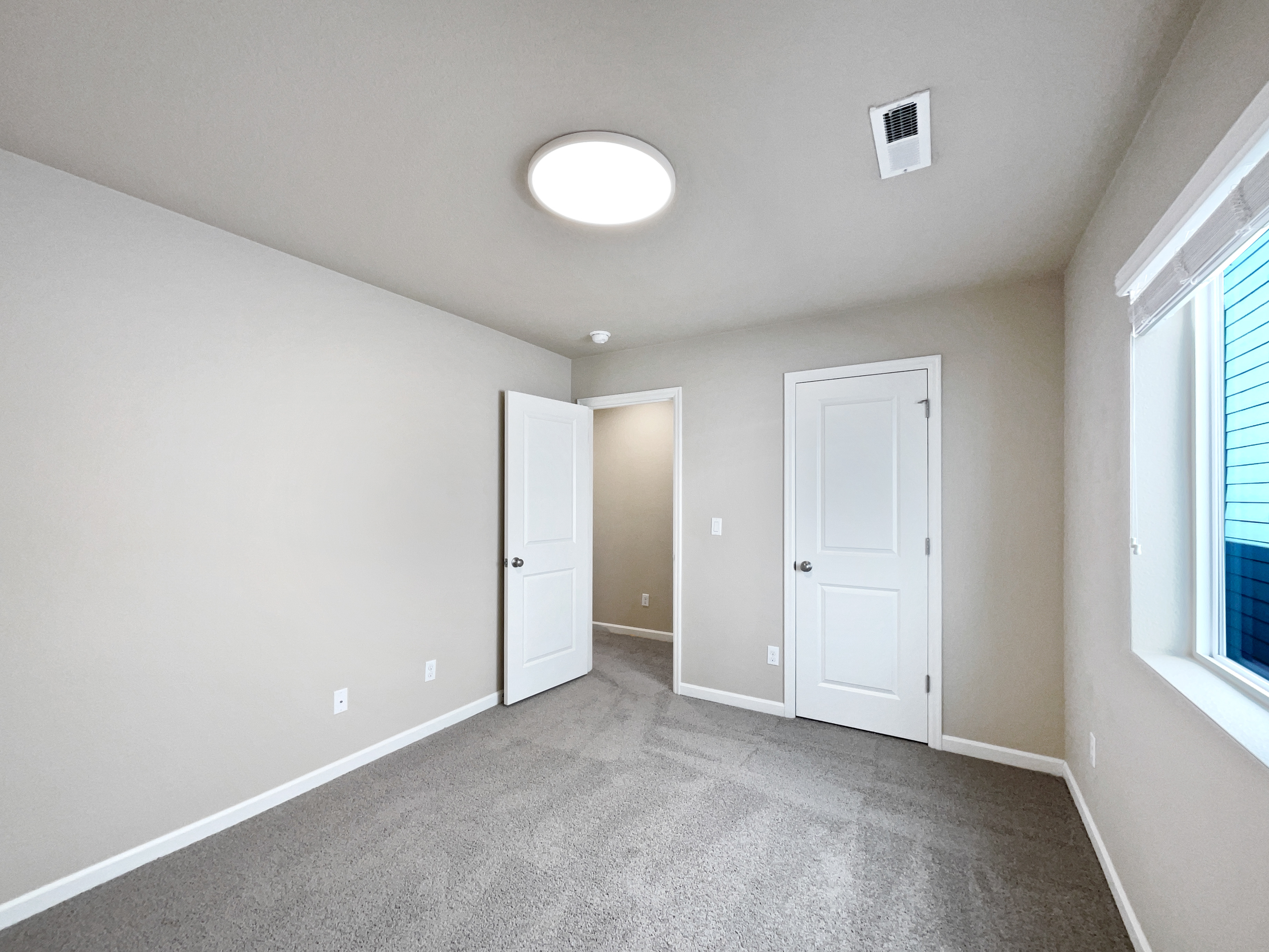 Photo 5 of 27 of 7074 NW 168th Ave, Portland, OR