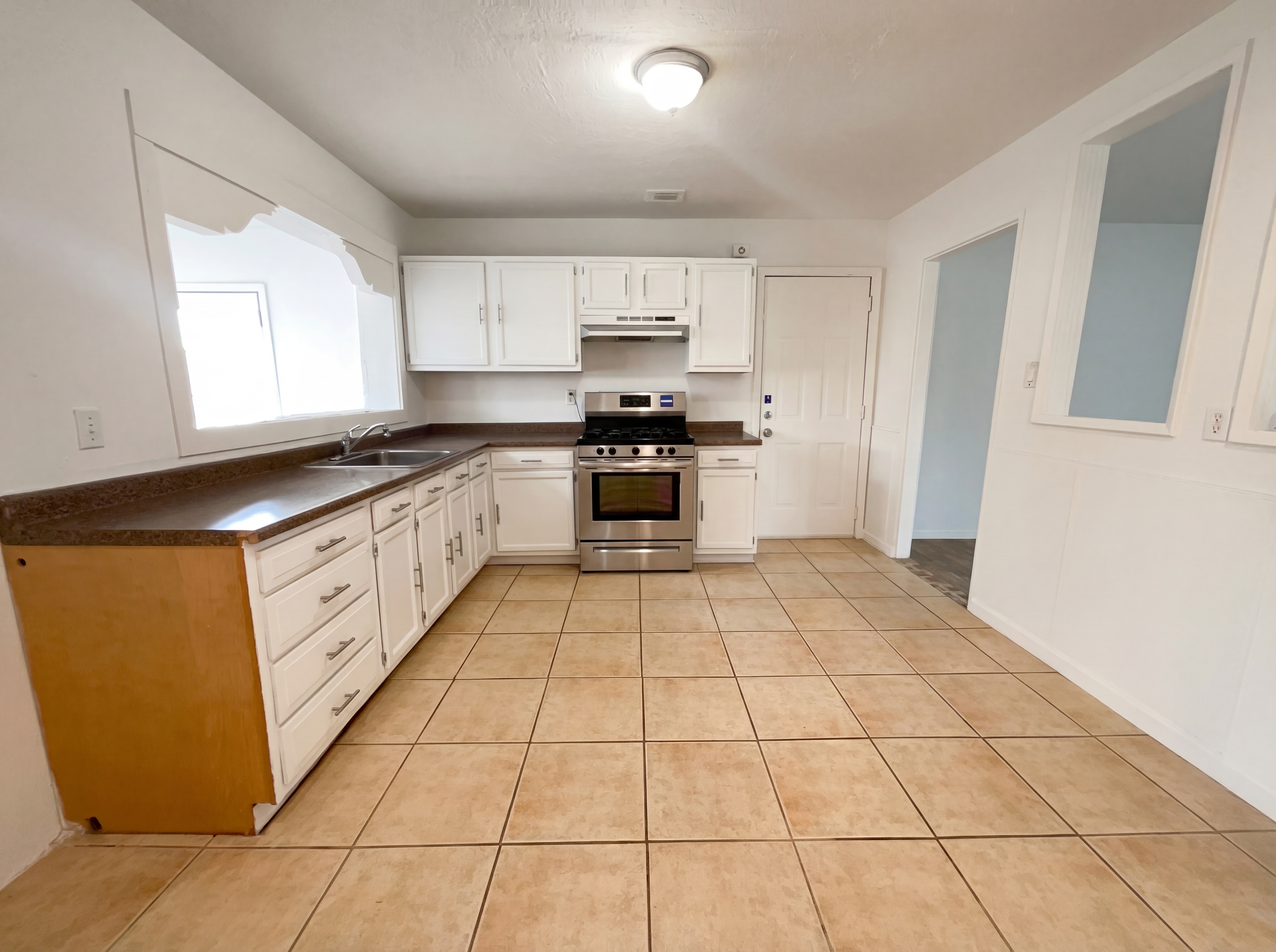 Photo 2 of 18 of 8112 Princess Jeanne Ave NE, Albuquerque, NM