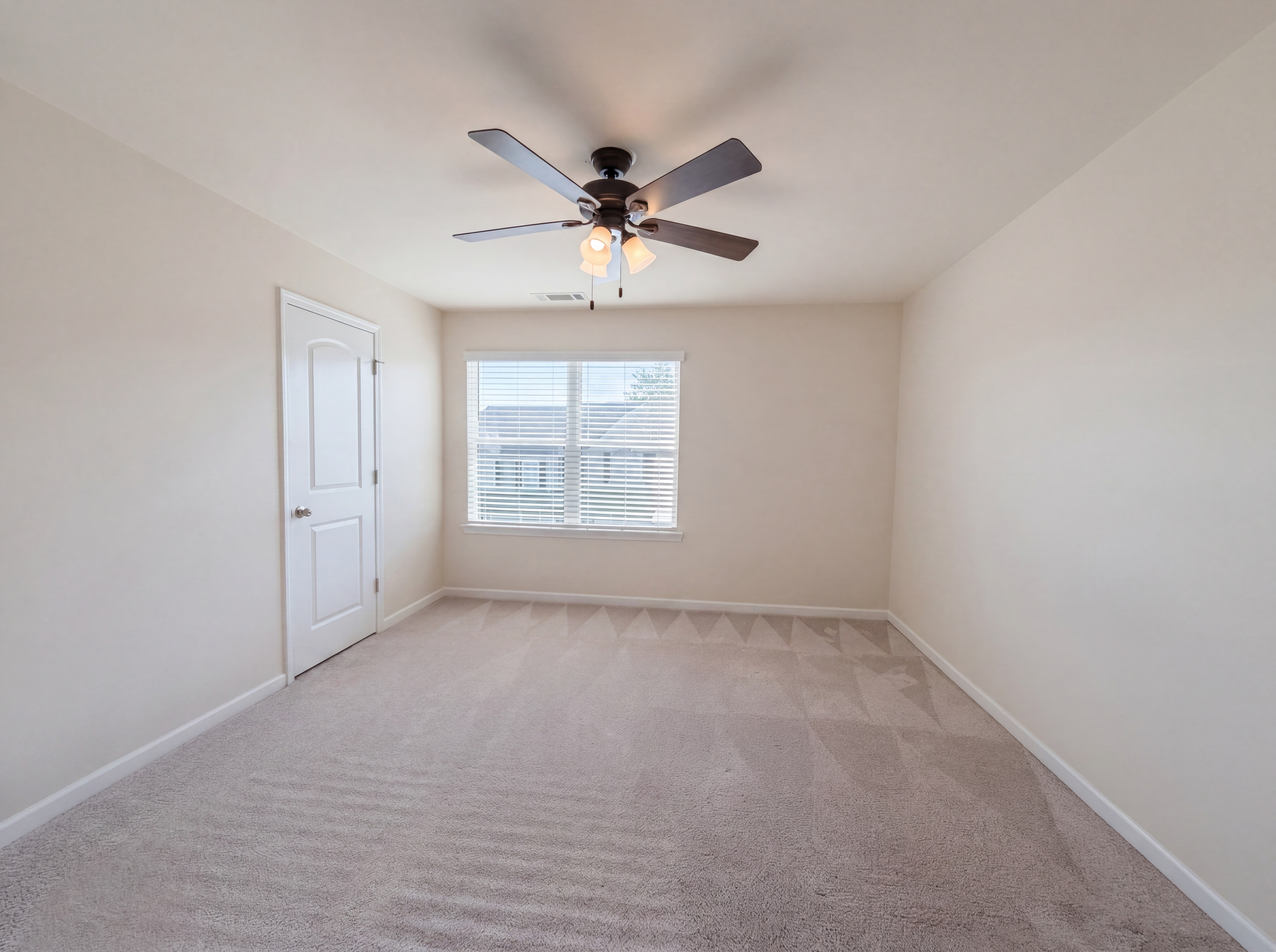 Photo 11 of 19 of 107 David Bolin Dr, La Vergne, TN