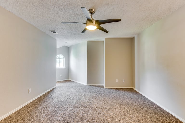Photo 26 of 38 - 404 Pecan Hollow Dr, Coppell, TX 75019