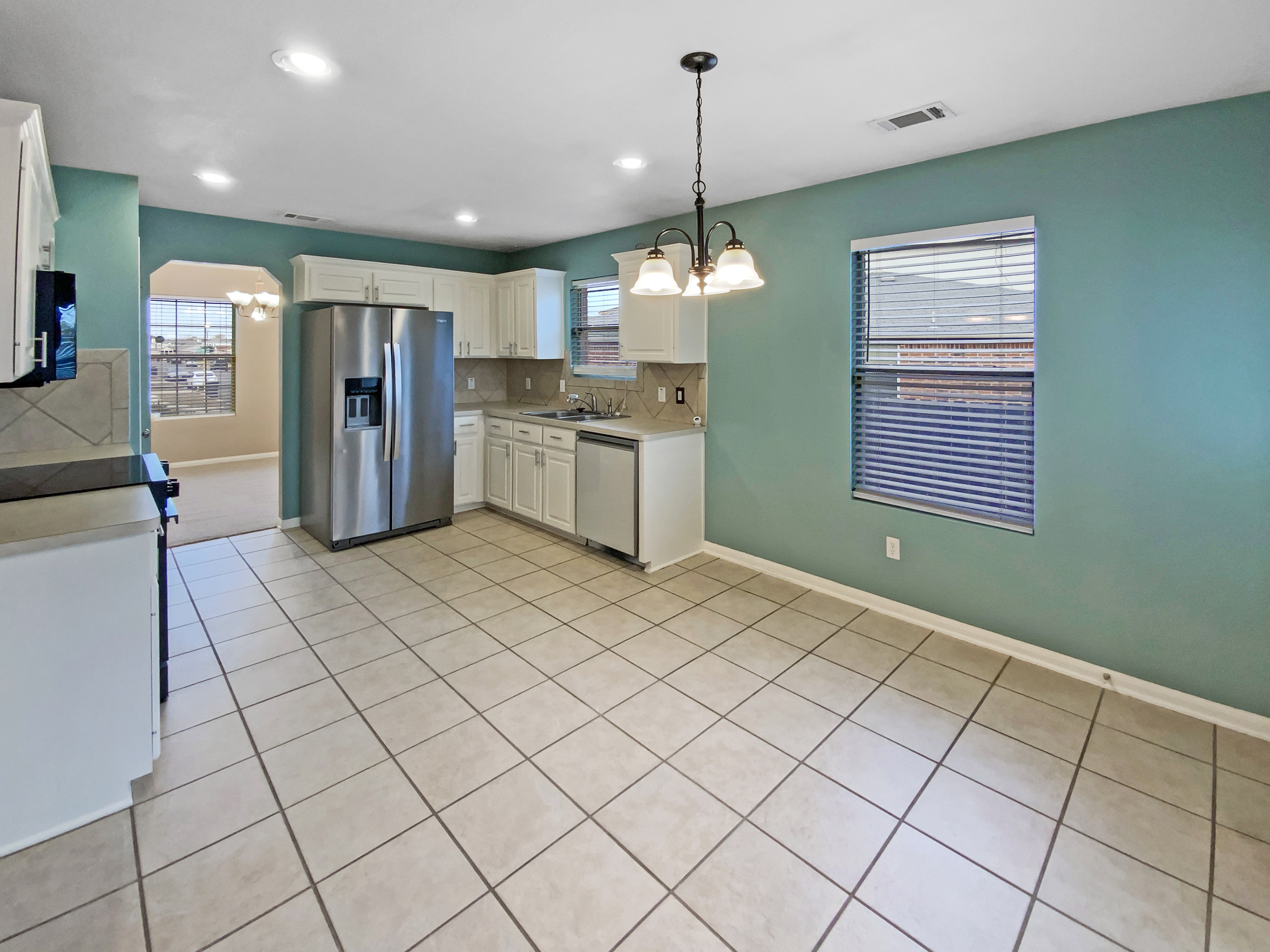 Photo 9 of 16 of 5202 Oster Dr, Killeen, TX
