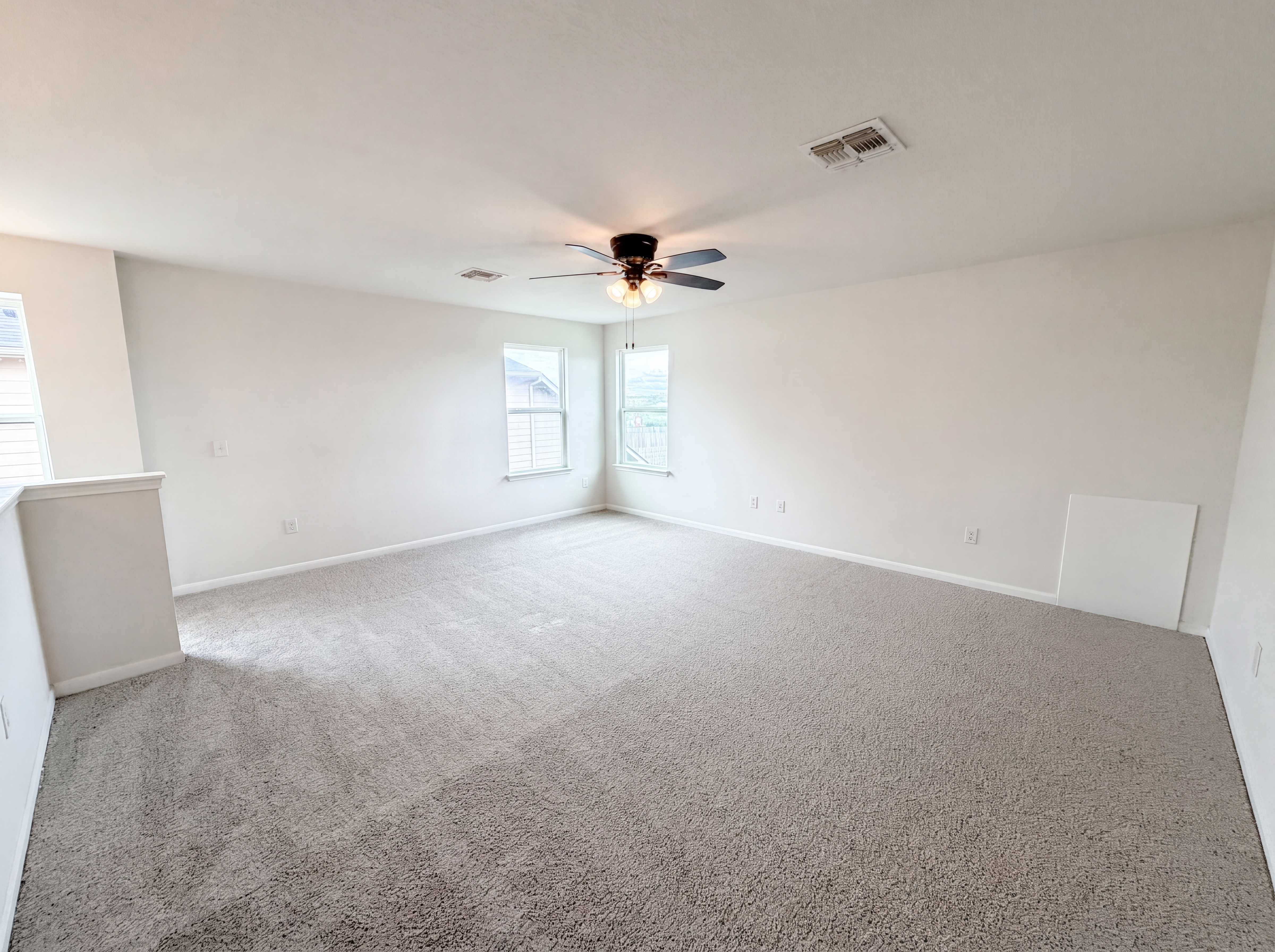Photo 19 of 23 of 706 Luna Vista Dr, Hutto, TX