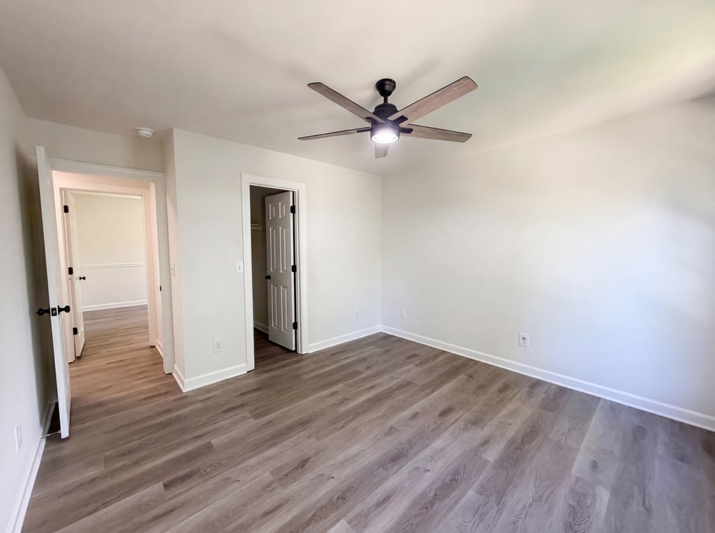 Photo 18 of 22 of 12209 Willingdon Rd, Huntersville, NC