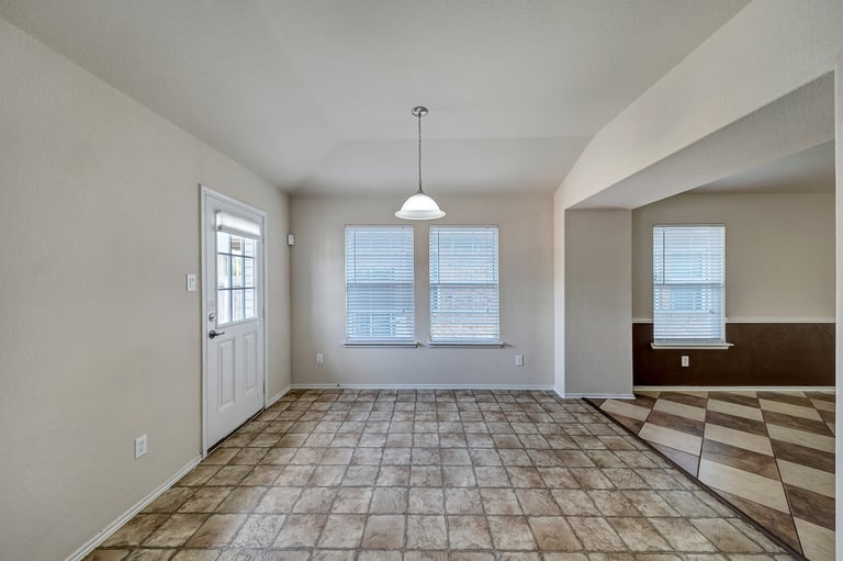 Photo 8 of 27 - 5424 Cameron Dr, Grand Prairie, TX 75052