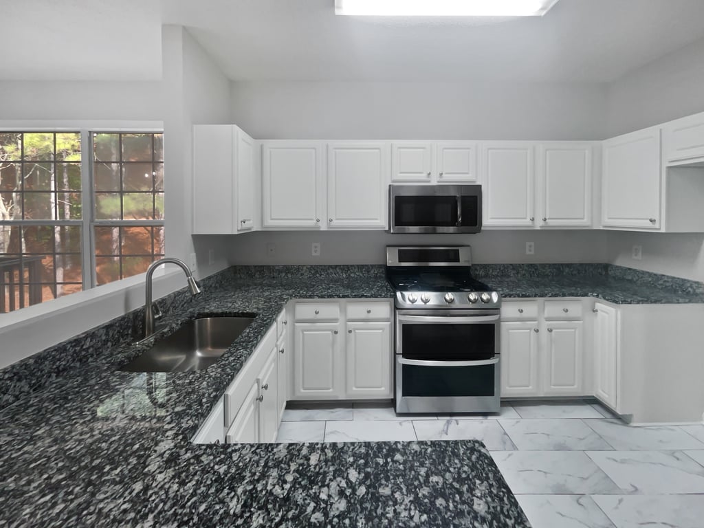Photo 9 of 20 of 212 Riverstone Commons Cir, Canton, GA