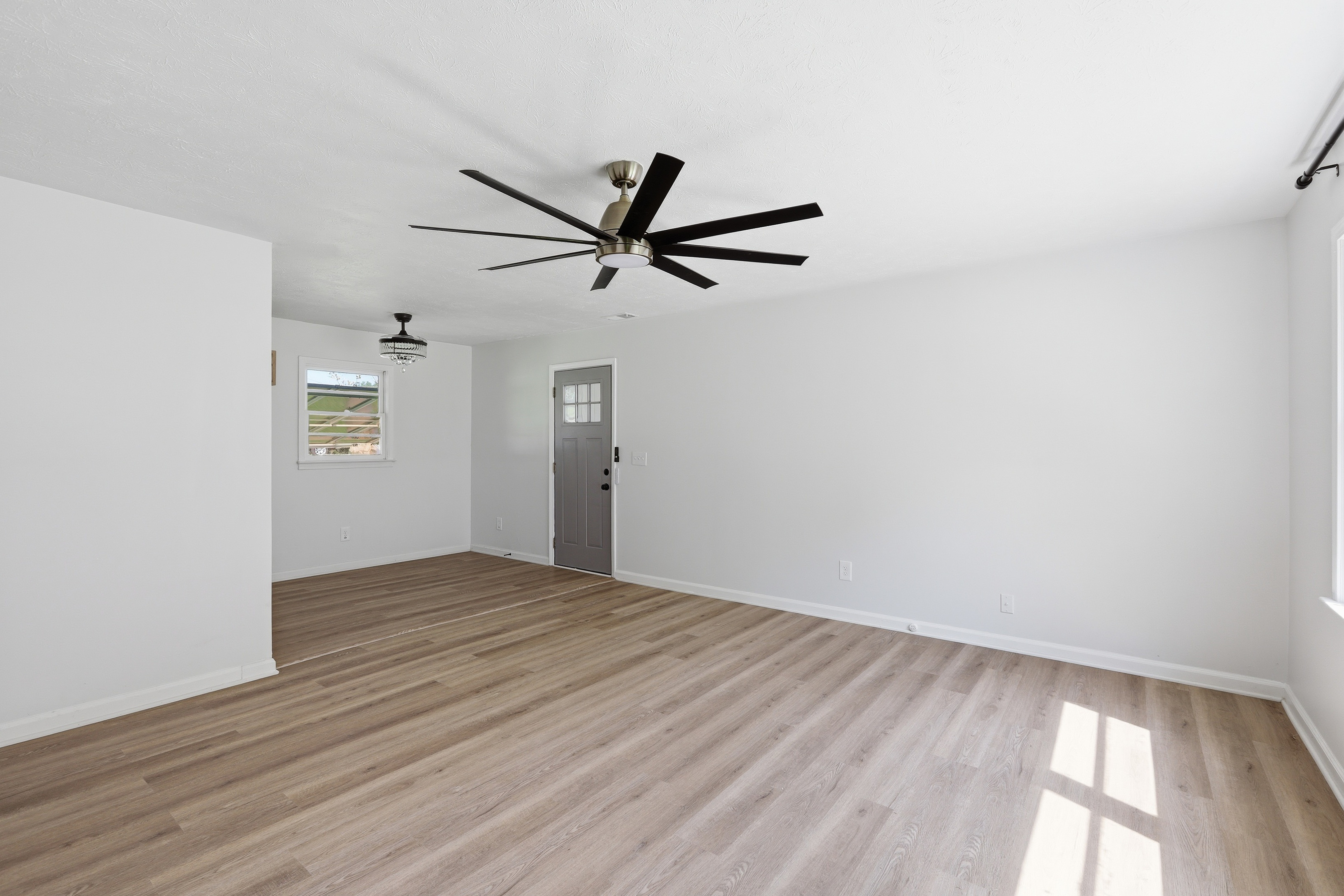 Photo 7 of 24 of 5734 Hill Rd, Powder Springs, GA