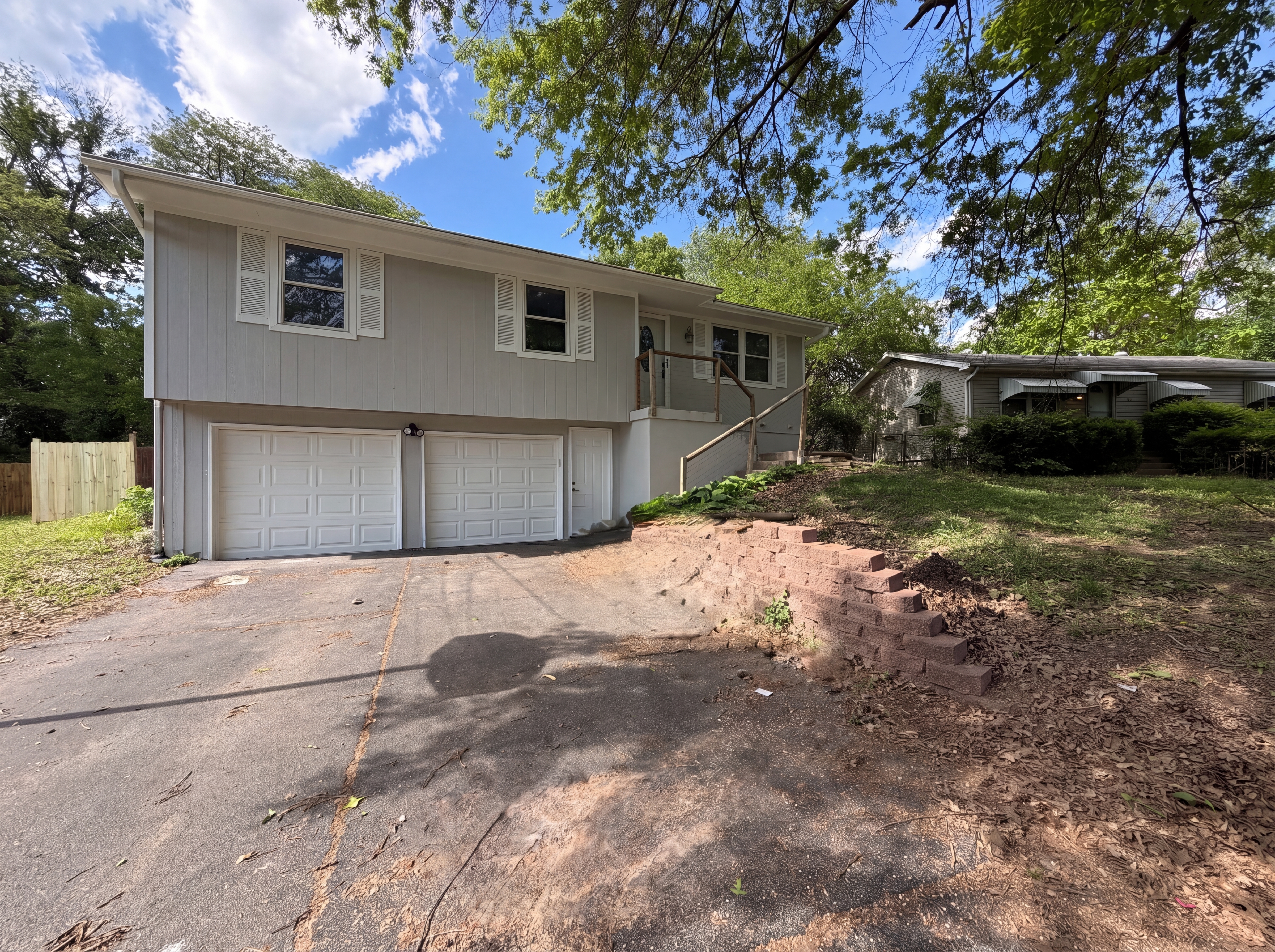 Photo 15 of 19 of 2808 NE 39th St, Kansas City, MO