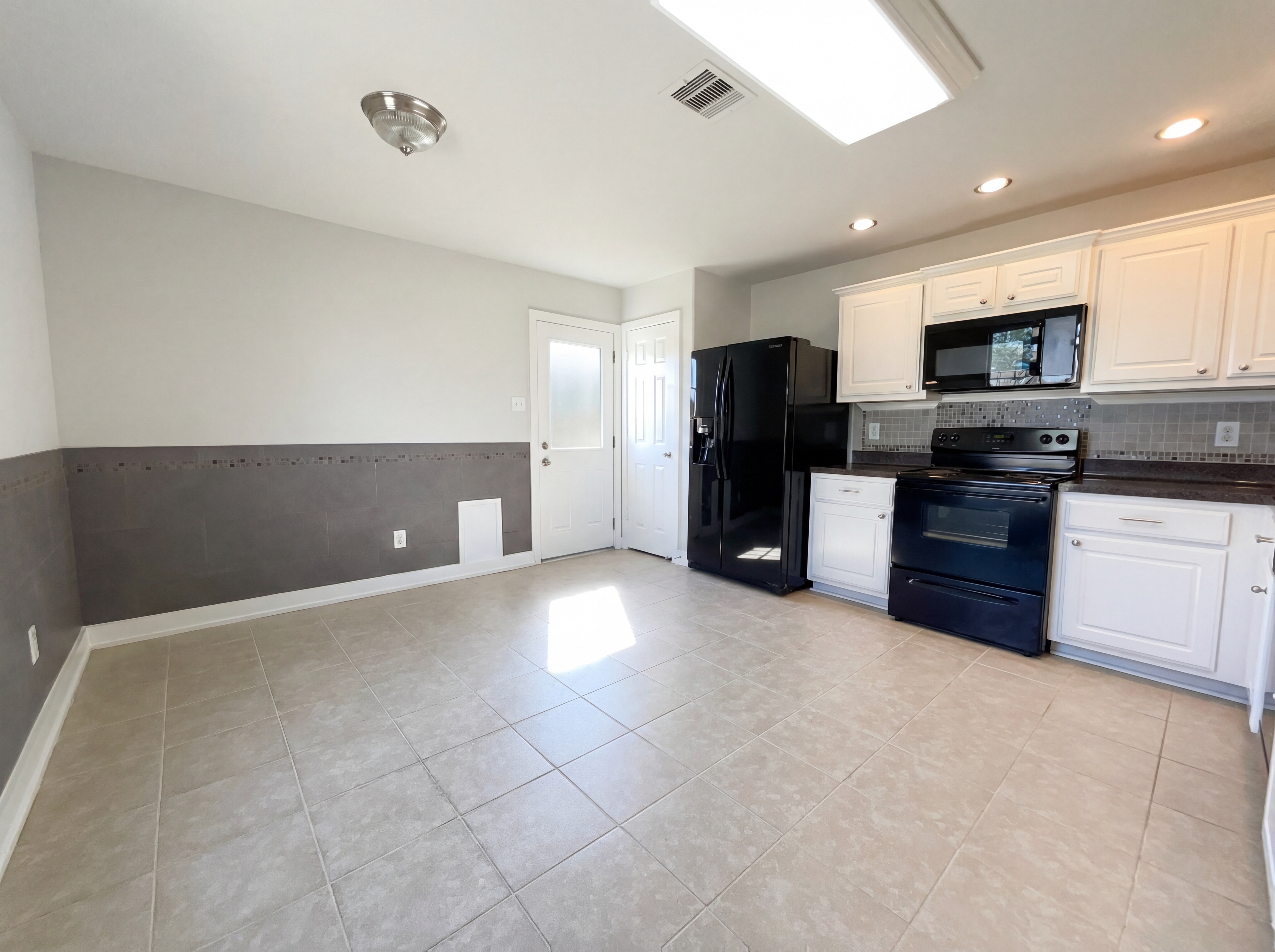 Photo 8 of 16 of 7015 Rosebud Hollow Ln, Richmond, TX