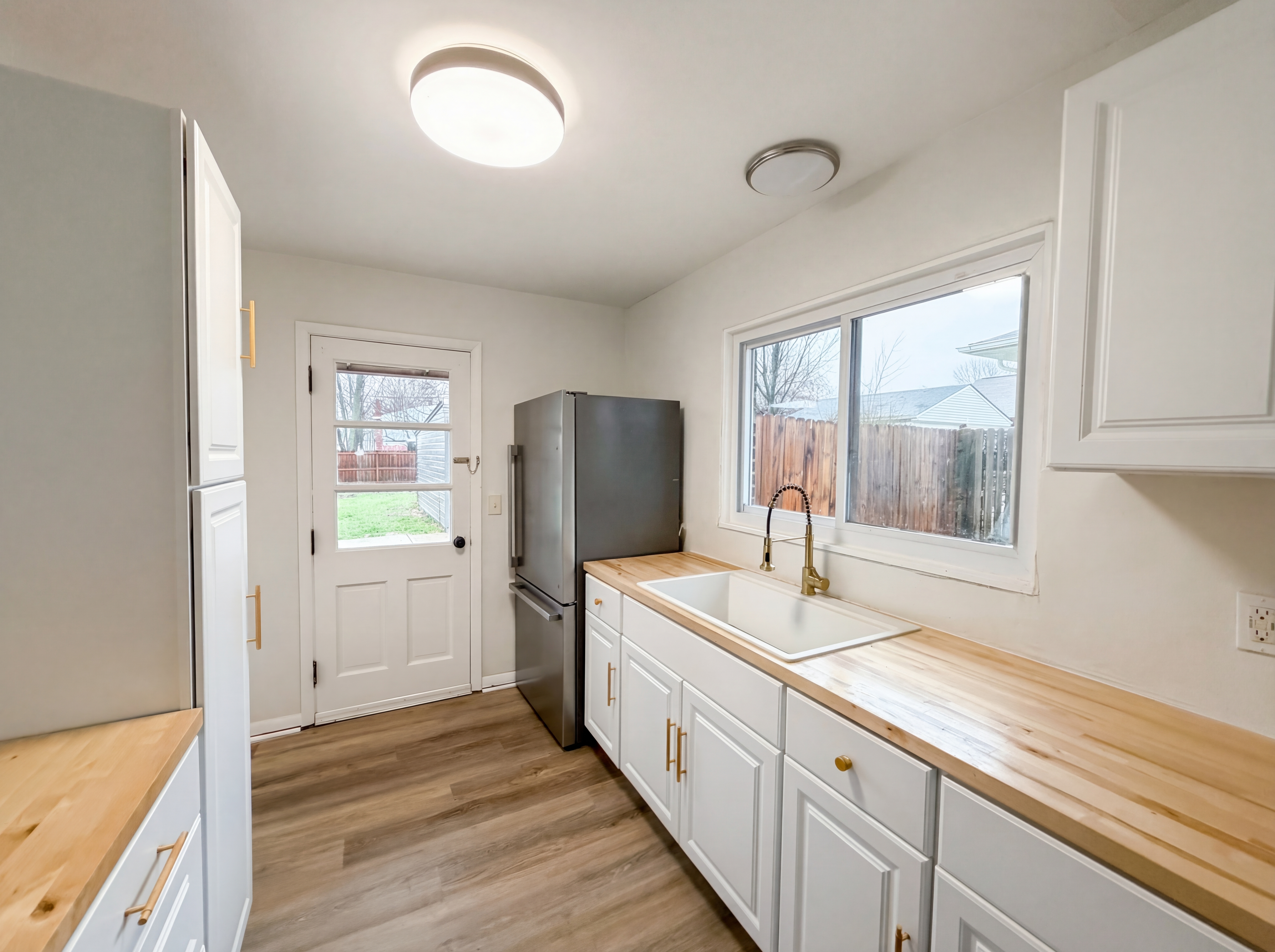 Photo 10 of 17 of 4506 Silverdale Rd, North Olmsted, OH