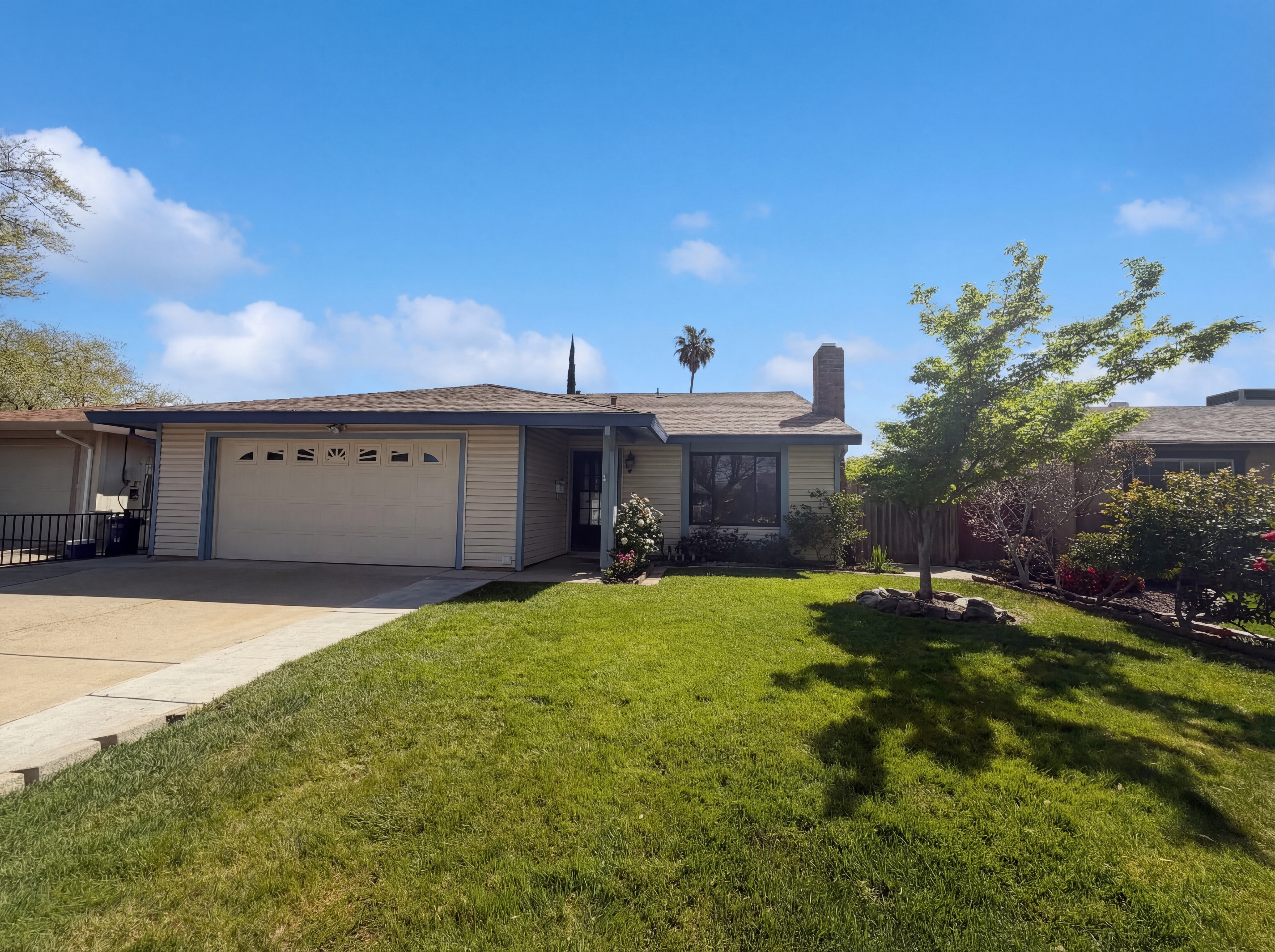 Photo 9 of 33 of 4814 Monet Way, Sacramento, CA