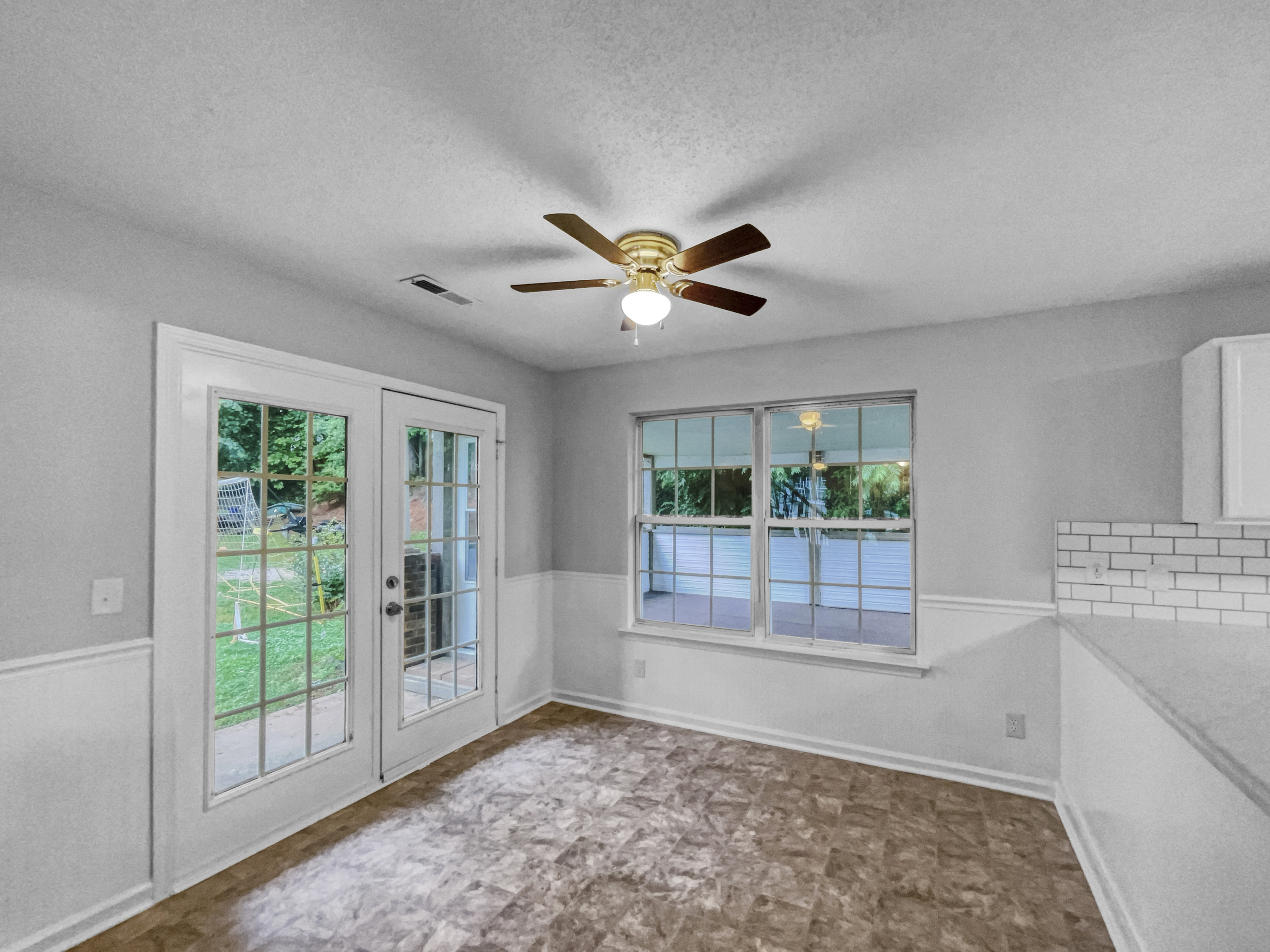 Photo 12 of 23 of 1216 Briarwood Dr, Mebane, NC