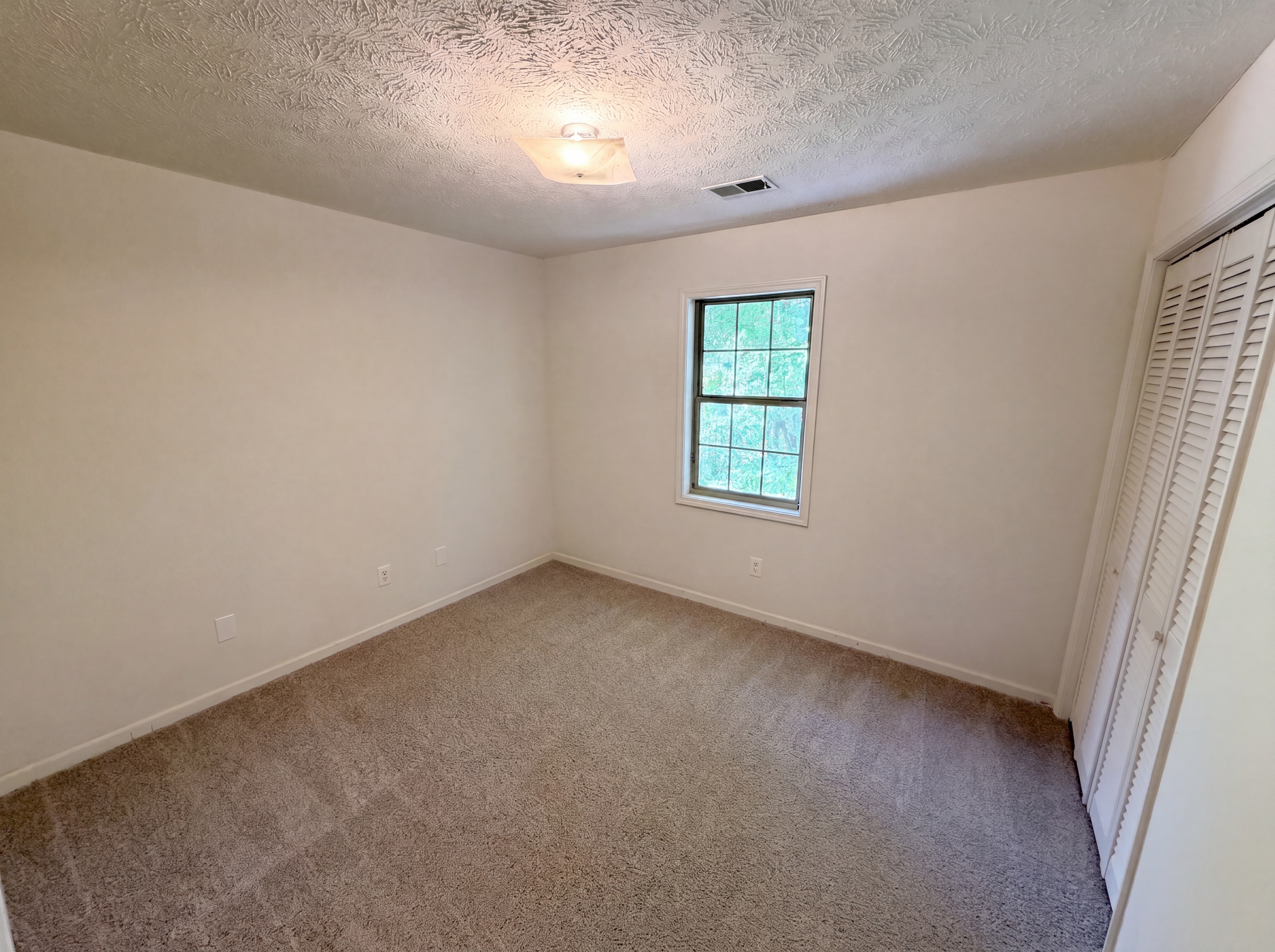 Photo 14 of 23 of 4558 Coopers Creek Pl SE, Smyrna, GA