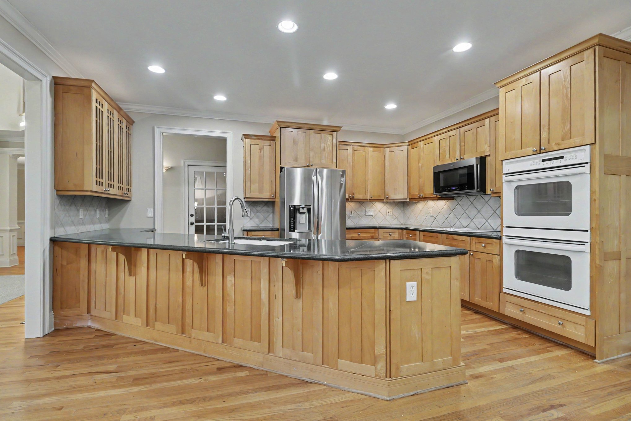 Photo 2 of 22 of 720 Barberry Dr, Alpharetta, GA