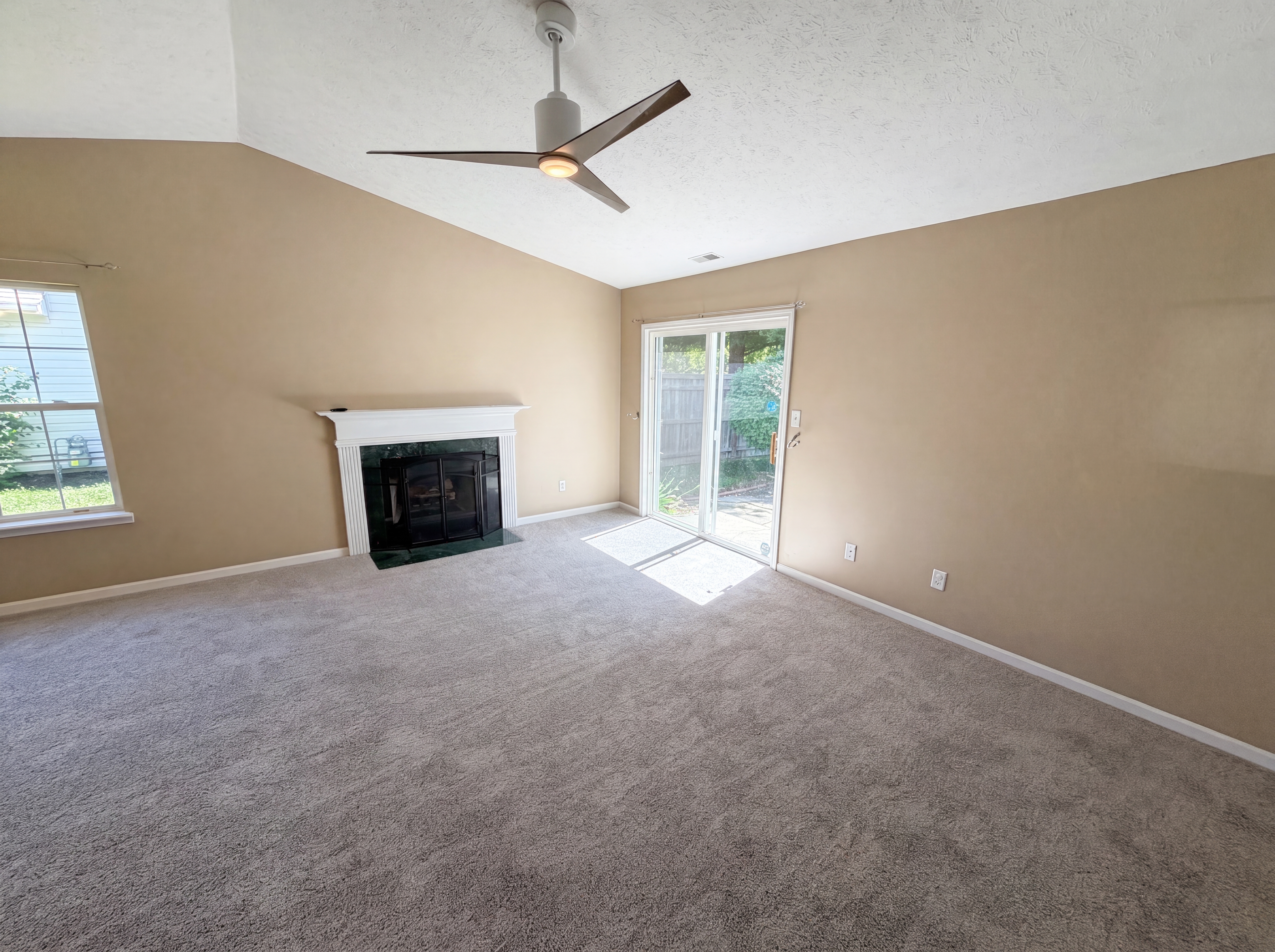Photo 8 of 20 of 2709 Lucas Dr, Westfield, IN