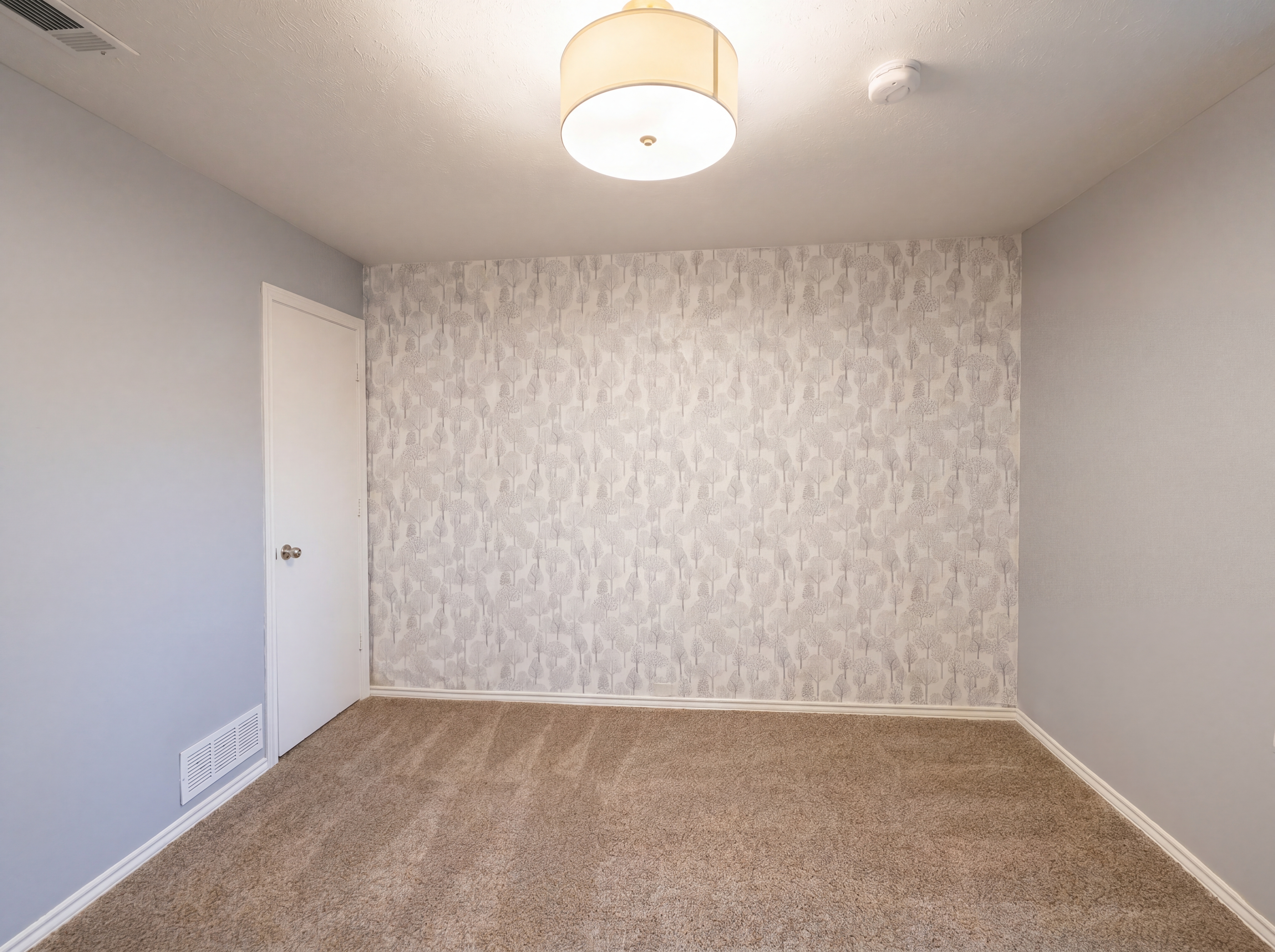 Photo 8 of 17 of 3717 Knob Hill Dr, Plano, TX