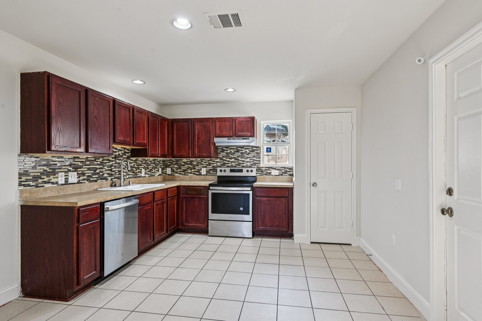 Photo 21 of 38 of 2714 Silkwood St, Dallas, TX