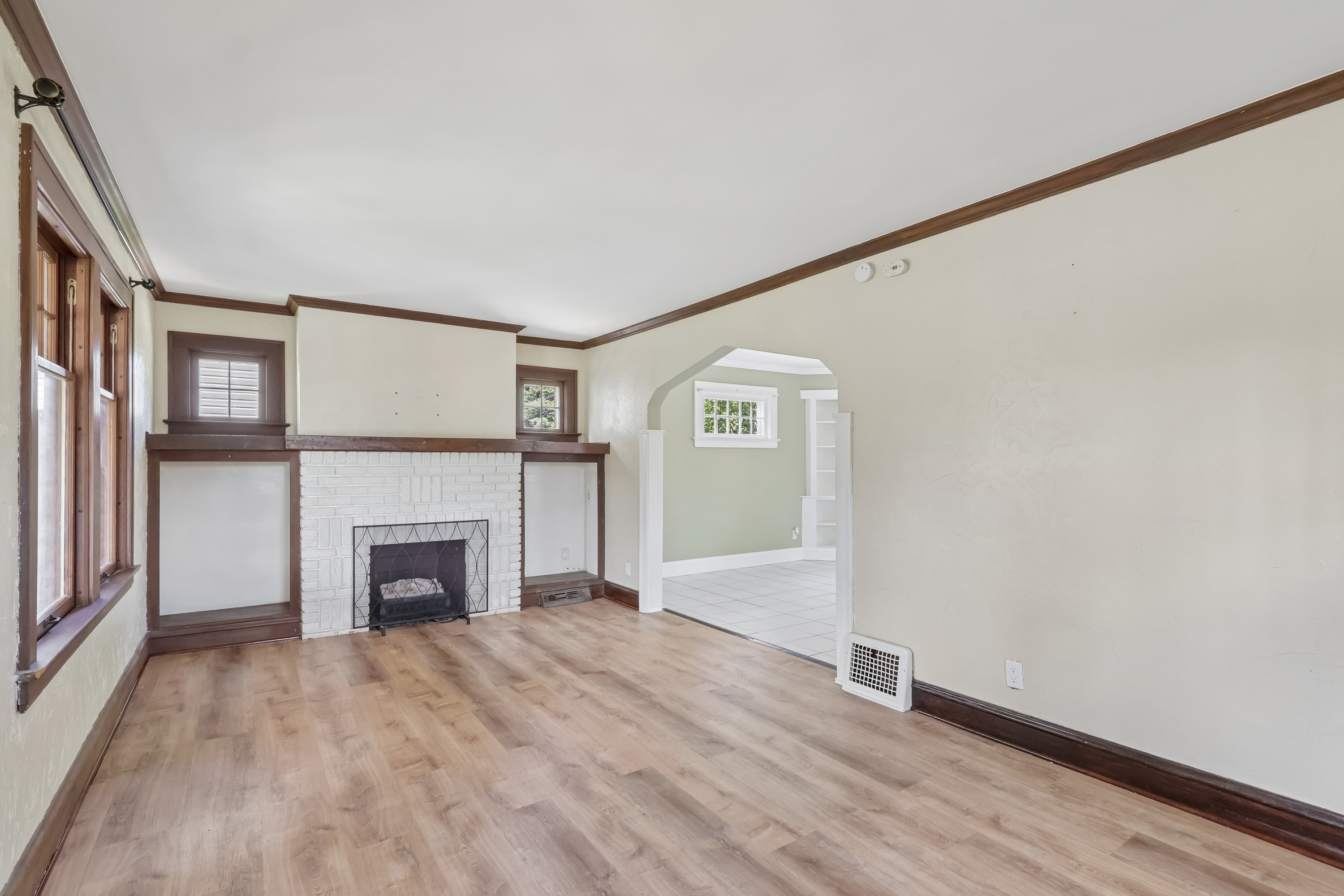 Photo 4 of 46 of 14606 Bartter Ave, Cleveland, OH