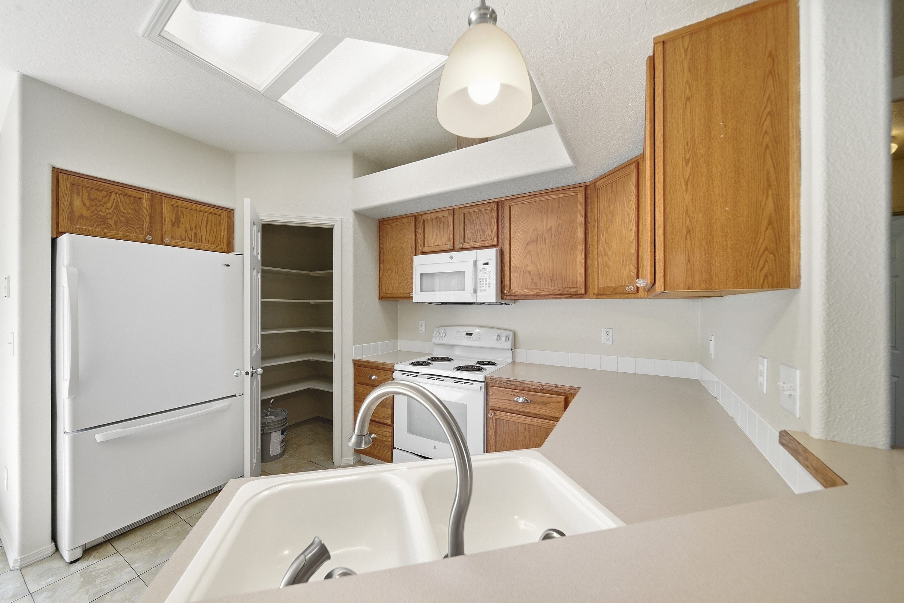 Photo 6 of 26 of 2419 E Maryland Ave, Nampa, ID