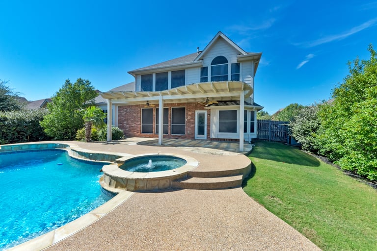 Photo 5 of 36 - 5536 Lavaca Rd, Grand Prairie, TX 75052