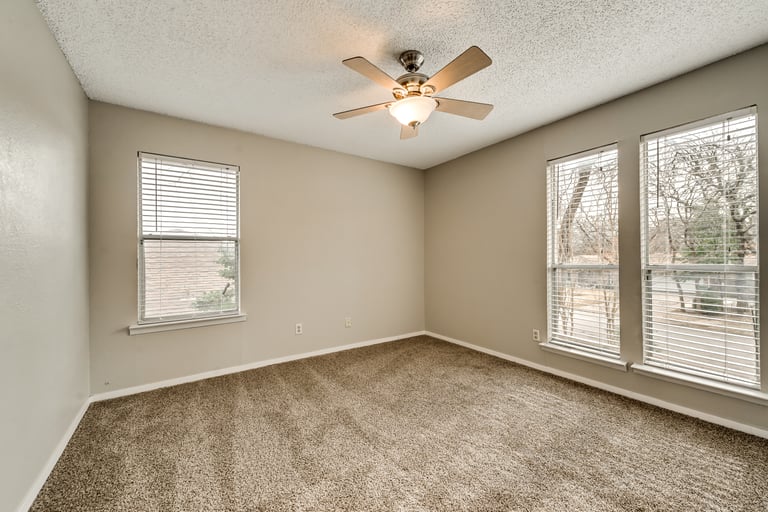 Photo 21 of 28 - 2946 Columbine Dr, Grapevine, TX 76051