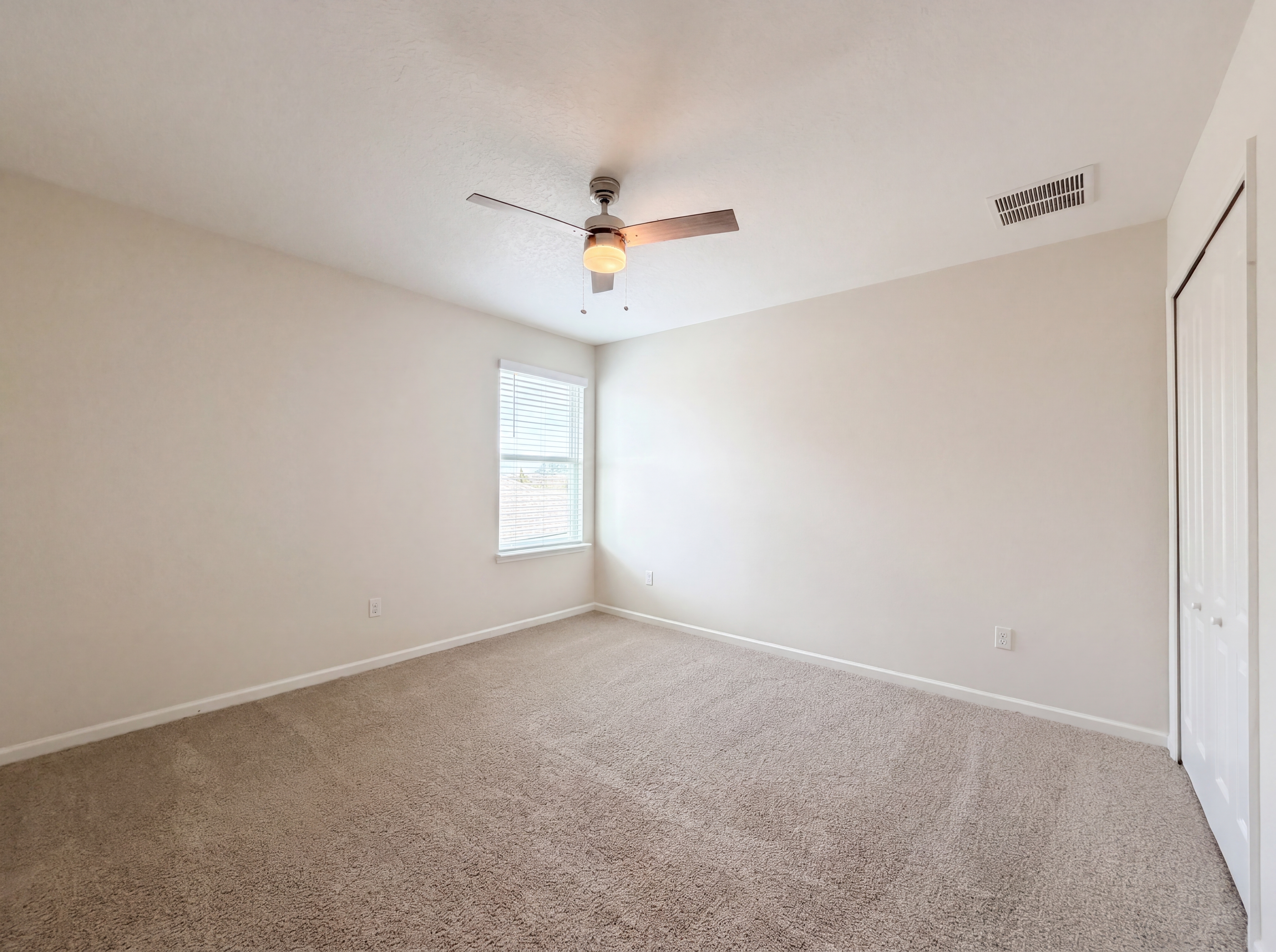 Photo 16 of 27 of 8250 Cape Fox Dr, Jacksonville, FL