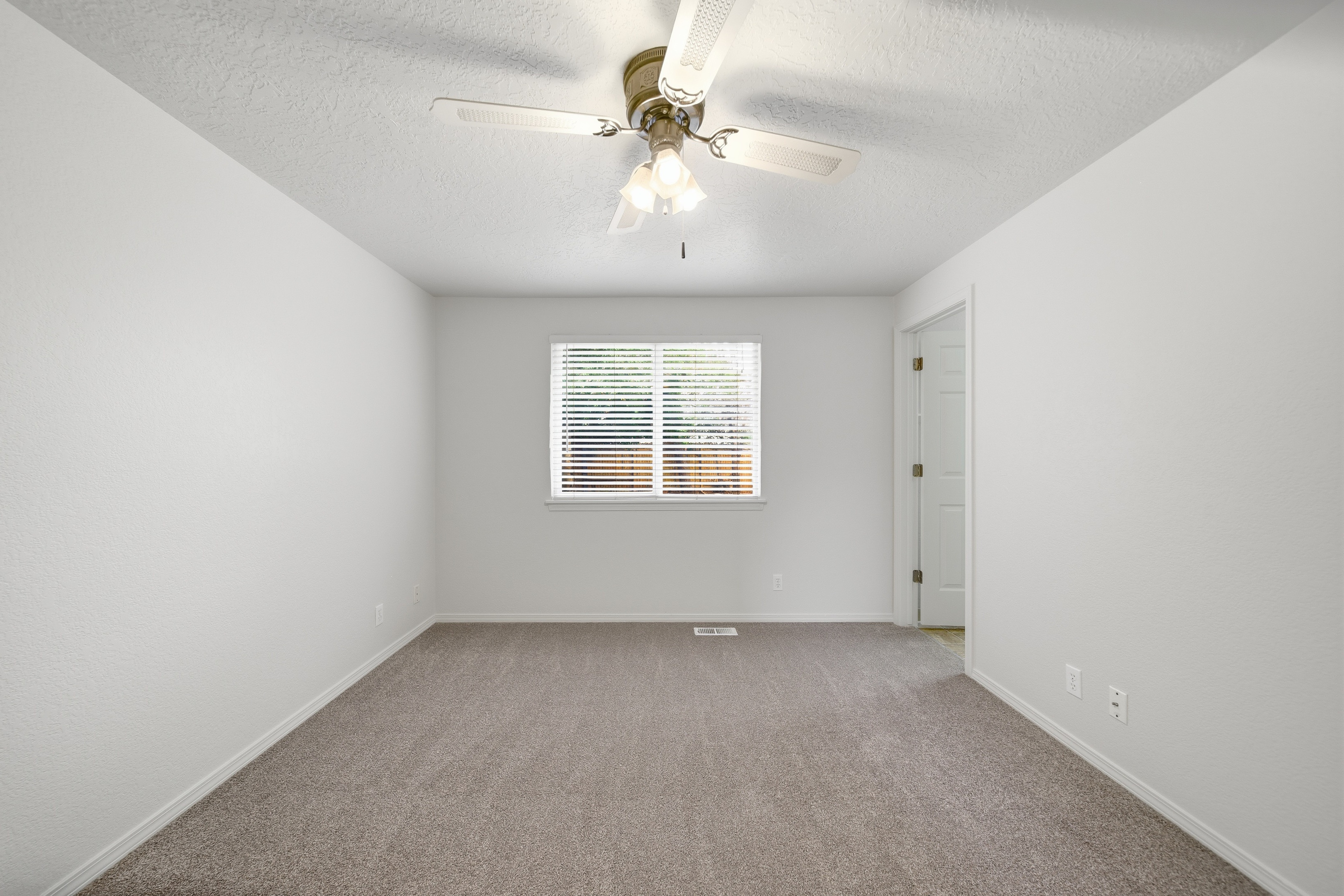 Photo 13 of 30 of 691 N Tidwell Way, Meridian, ID