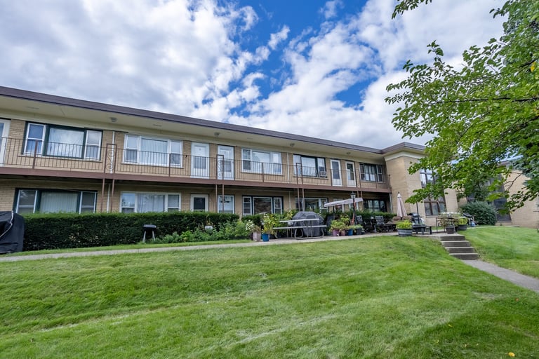 35 King Arthur Ct, Northlake, IL 60164 Opendoor