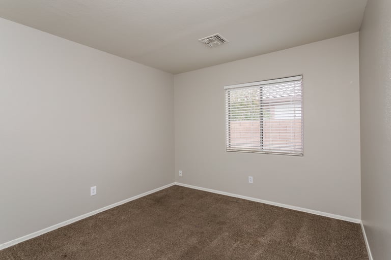 Photo 16 of 21 - 5780 W Freeway Ln, Glendale, AZ 85302