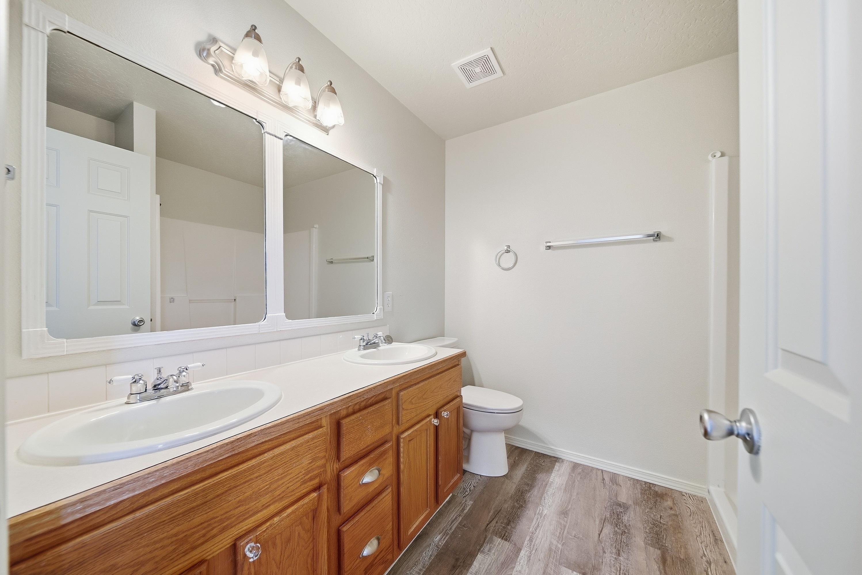 Photo 20 of 26 of 2419 E Maryland Ave, Nampa, ID