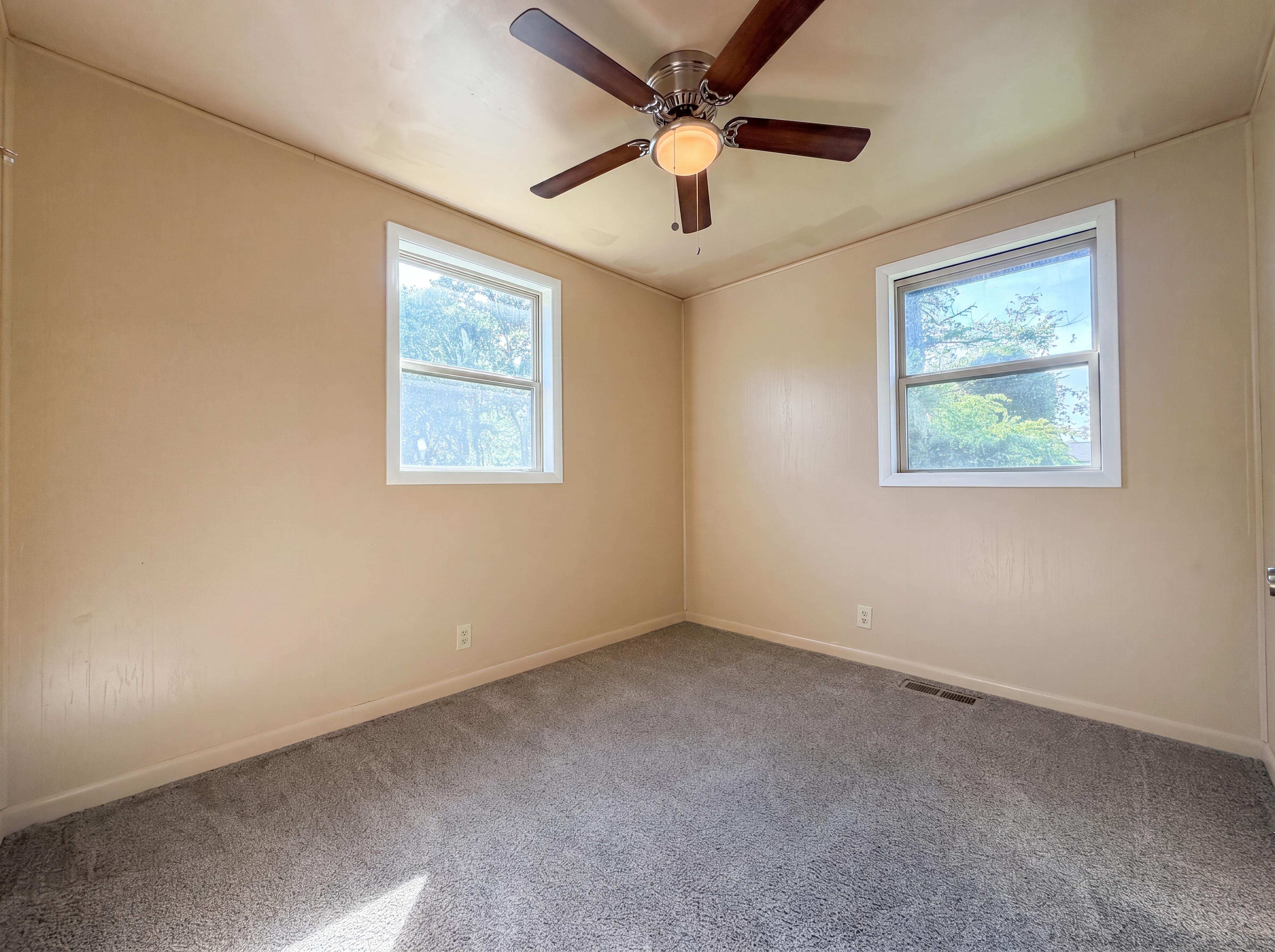 Photo 7 of 17 of 4116 Buenaview Ct, Nashville, TN