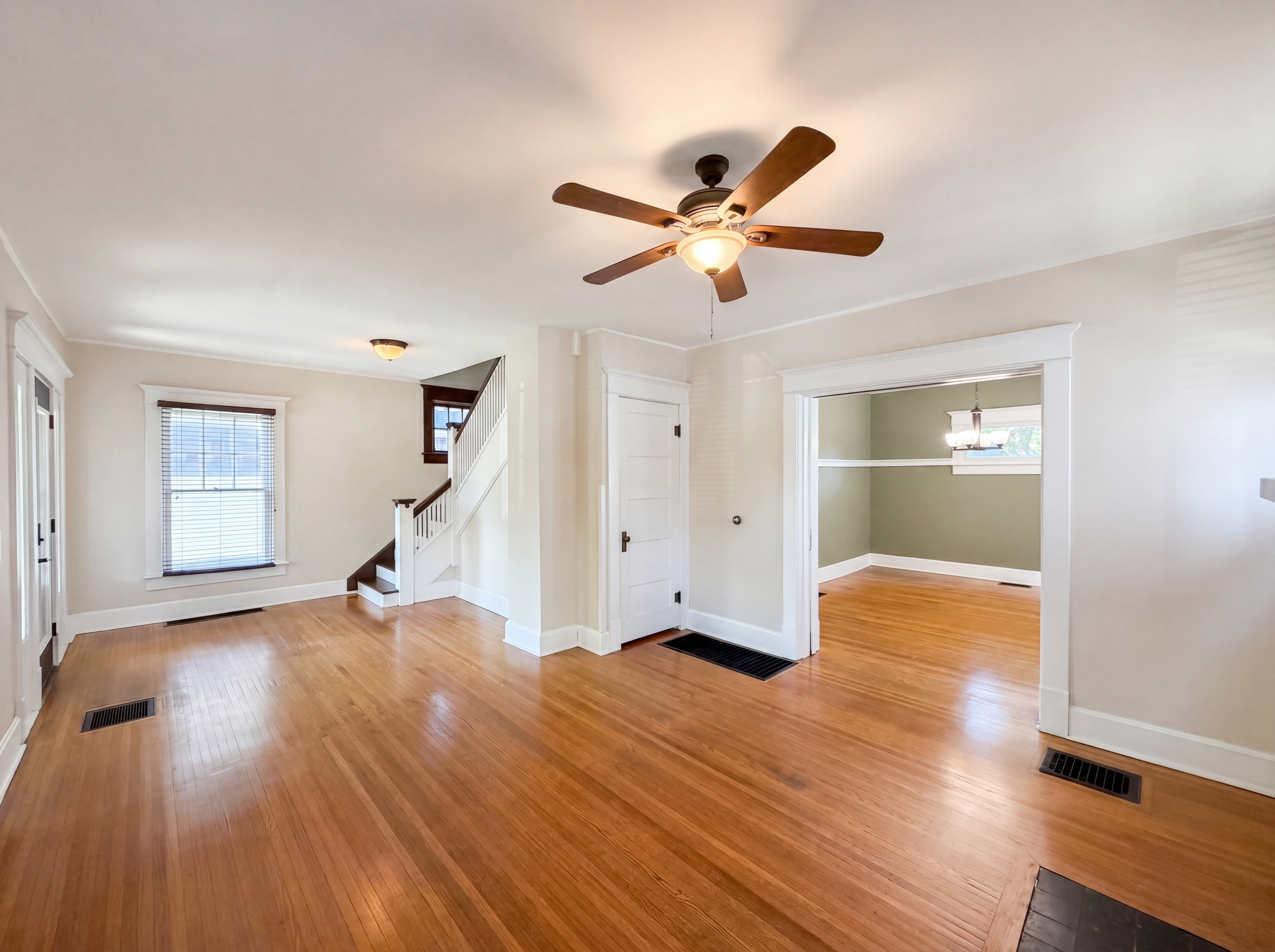 Photo 10 of 23 of 524 N Riley Ave, Indianapolis, IN