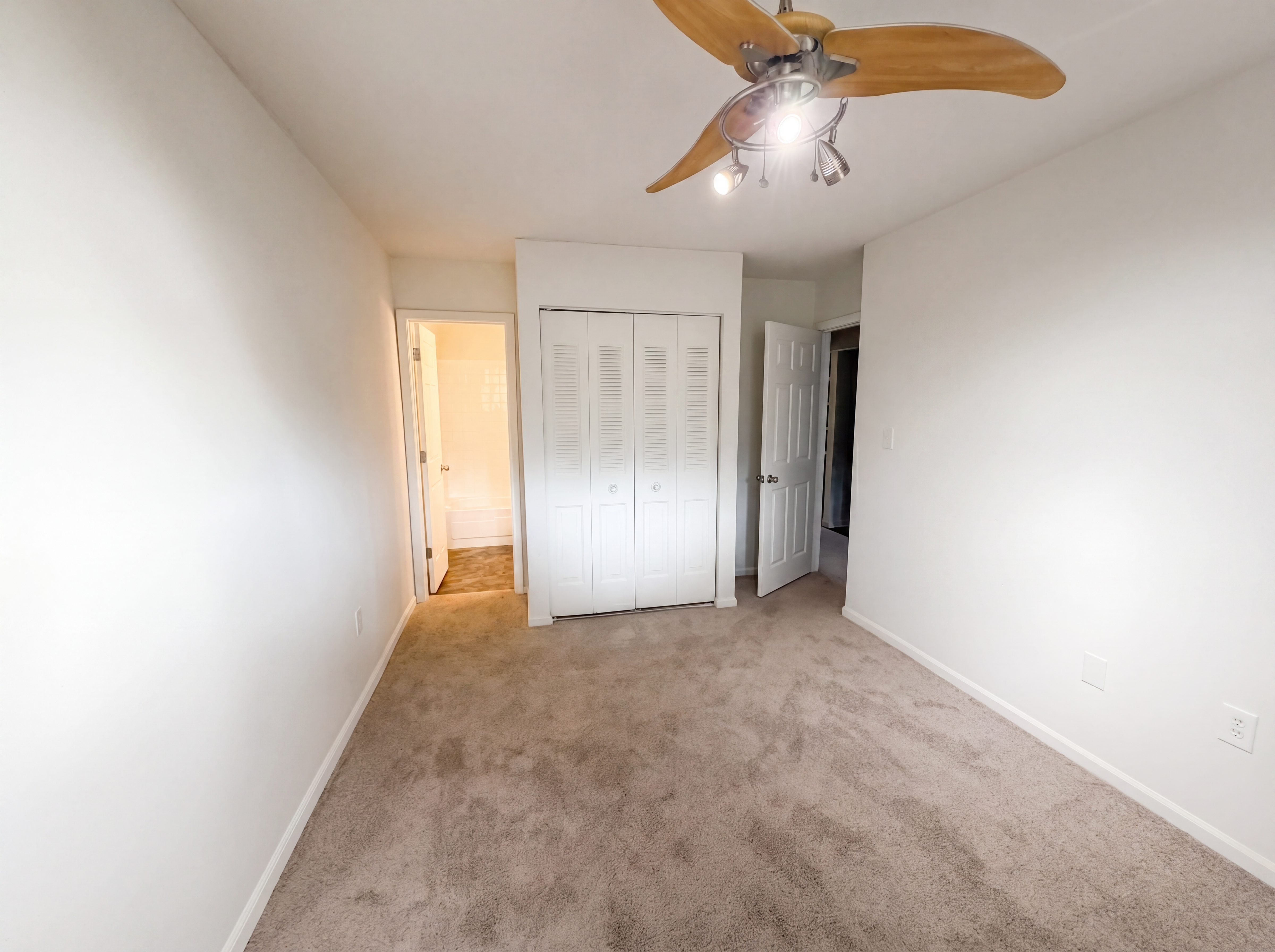 Photo 10 of 17 of 79 Topsail Ct, Greenville, SC