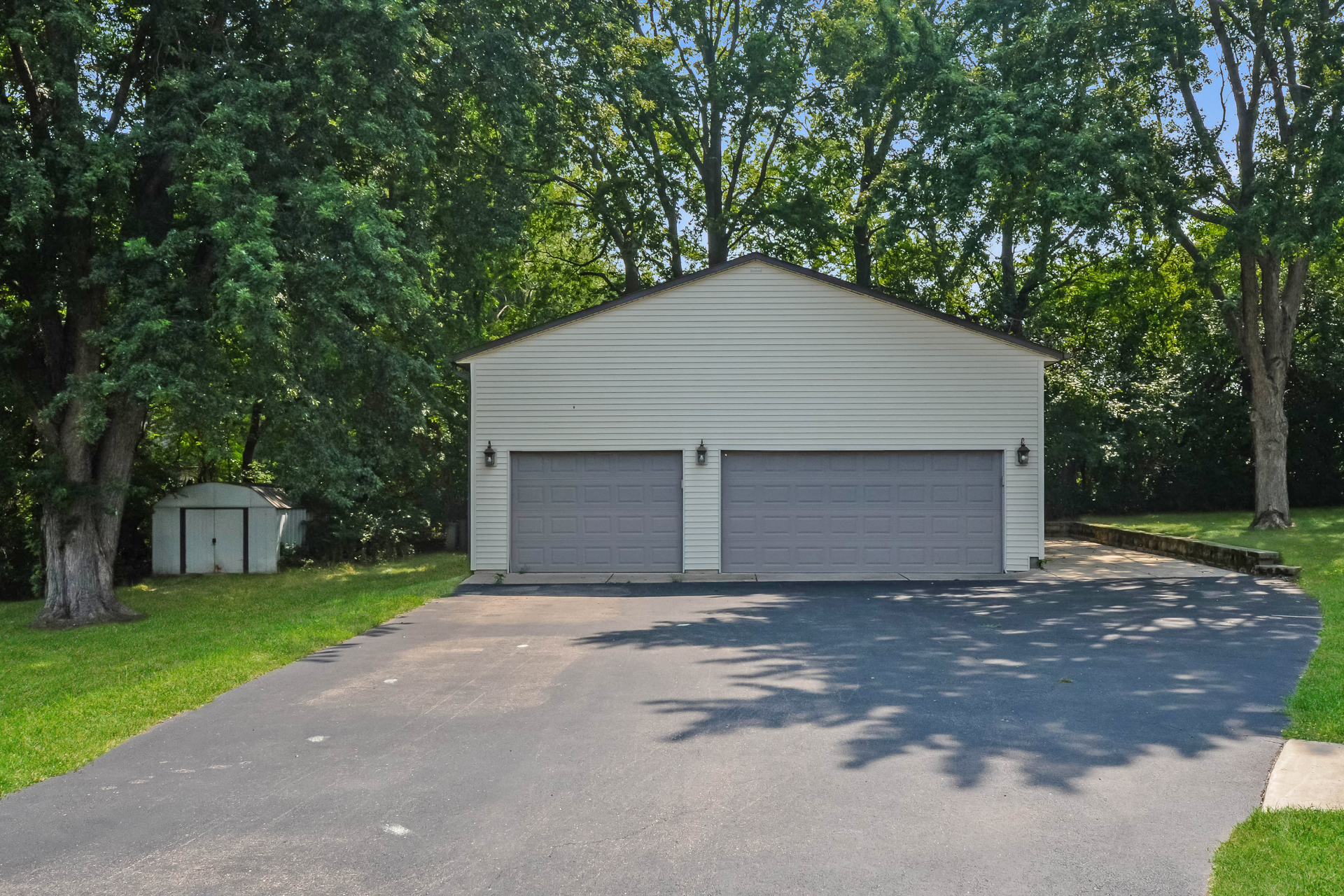 Photo 73 of 79 of 1503 Featherstone Rd, Rockford, IL