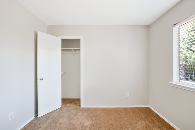 Photo 17 of 24 - 8567 Garden Springs Dr, Fort Worth, TX 76123
