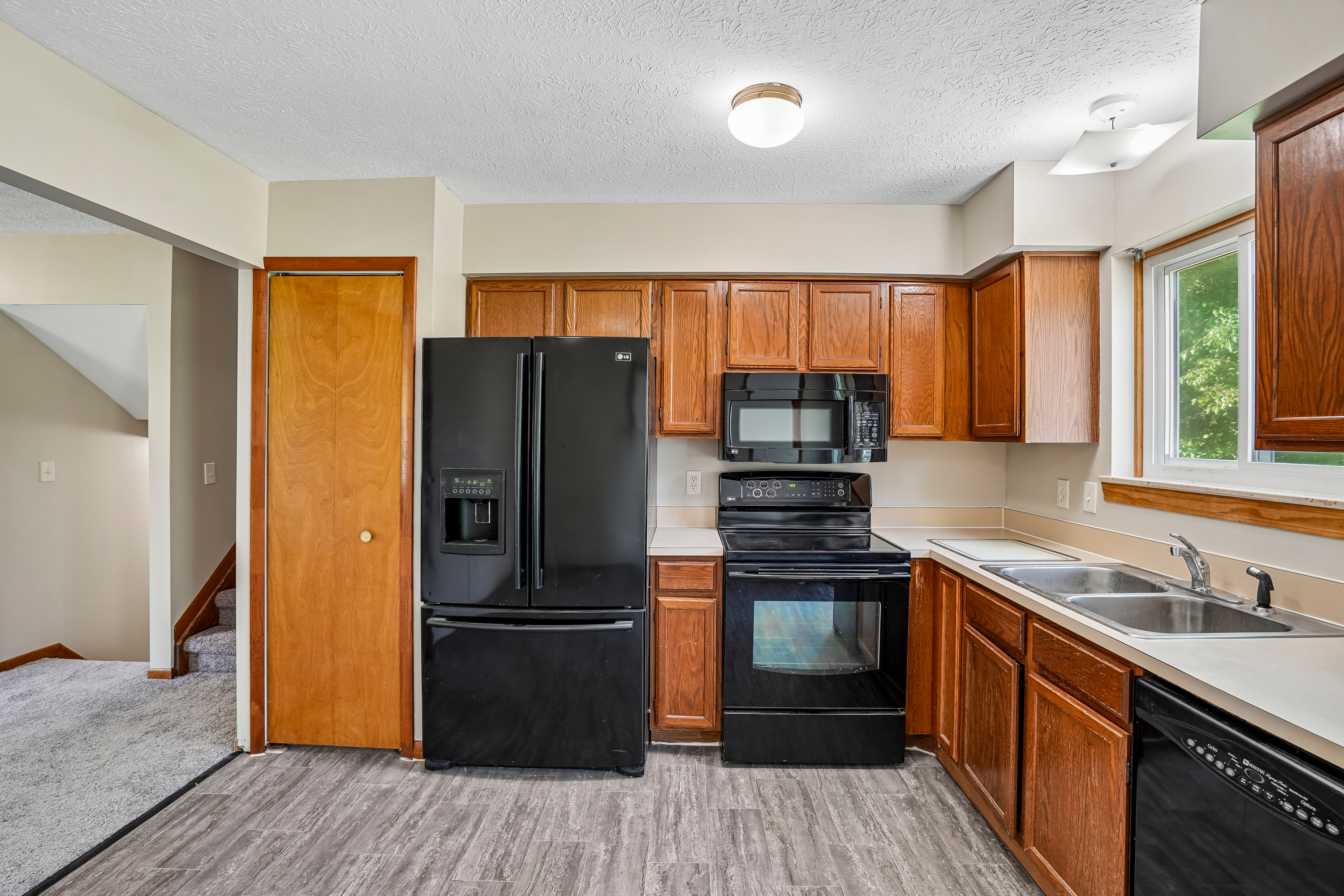 Photo 3 of 30 of 10153 Ashton St, Pinckney, MI