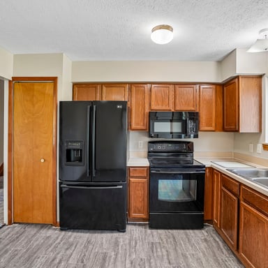 Property photo 3 of 10153 Ashton St