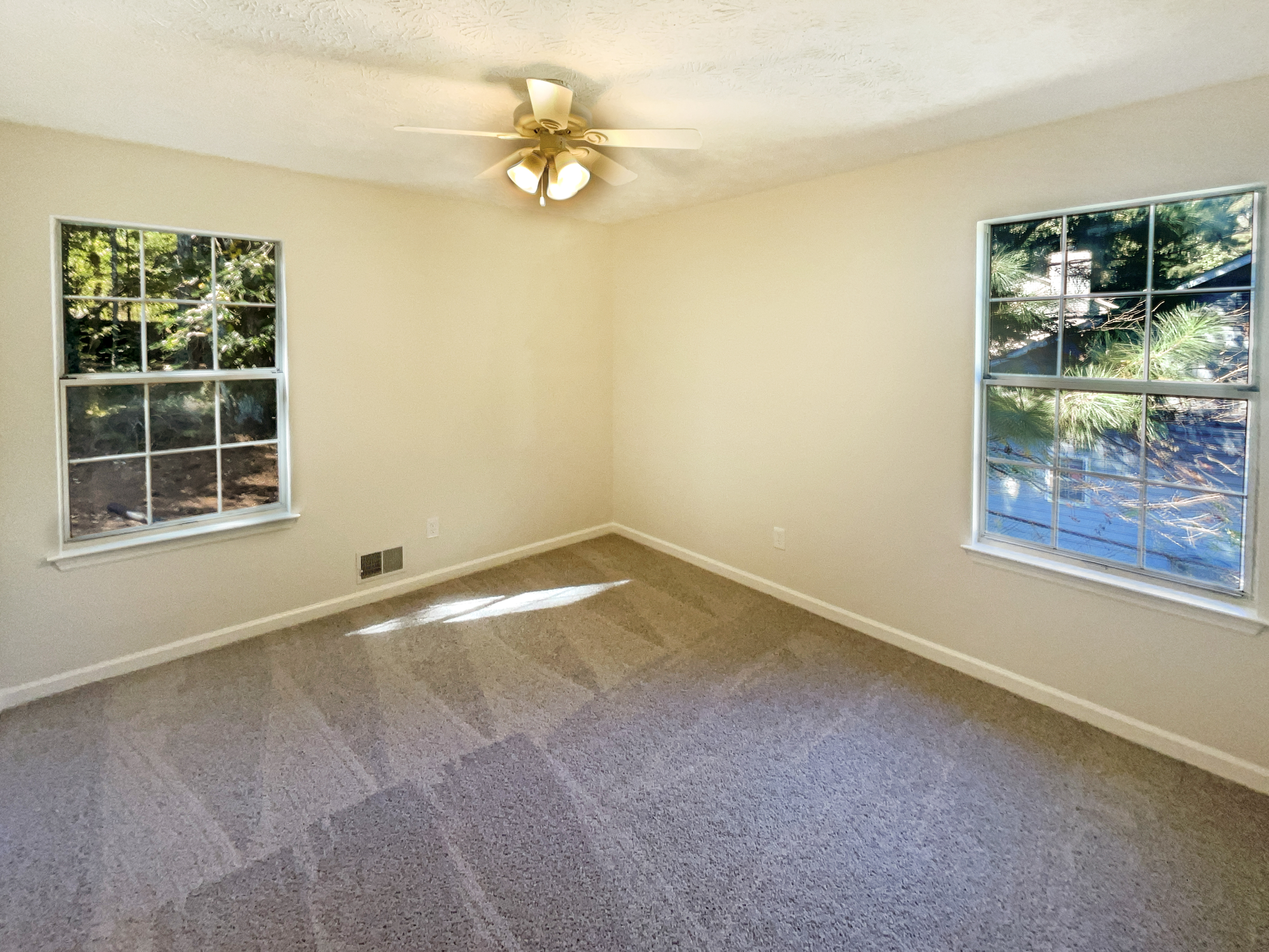 Photo 5 of 27 of 1281 Parkwood Chase NW, Acworth, GA