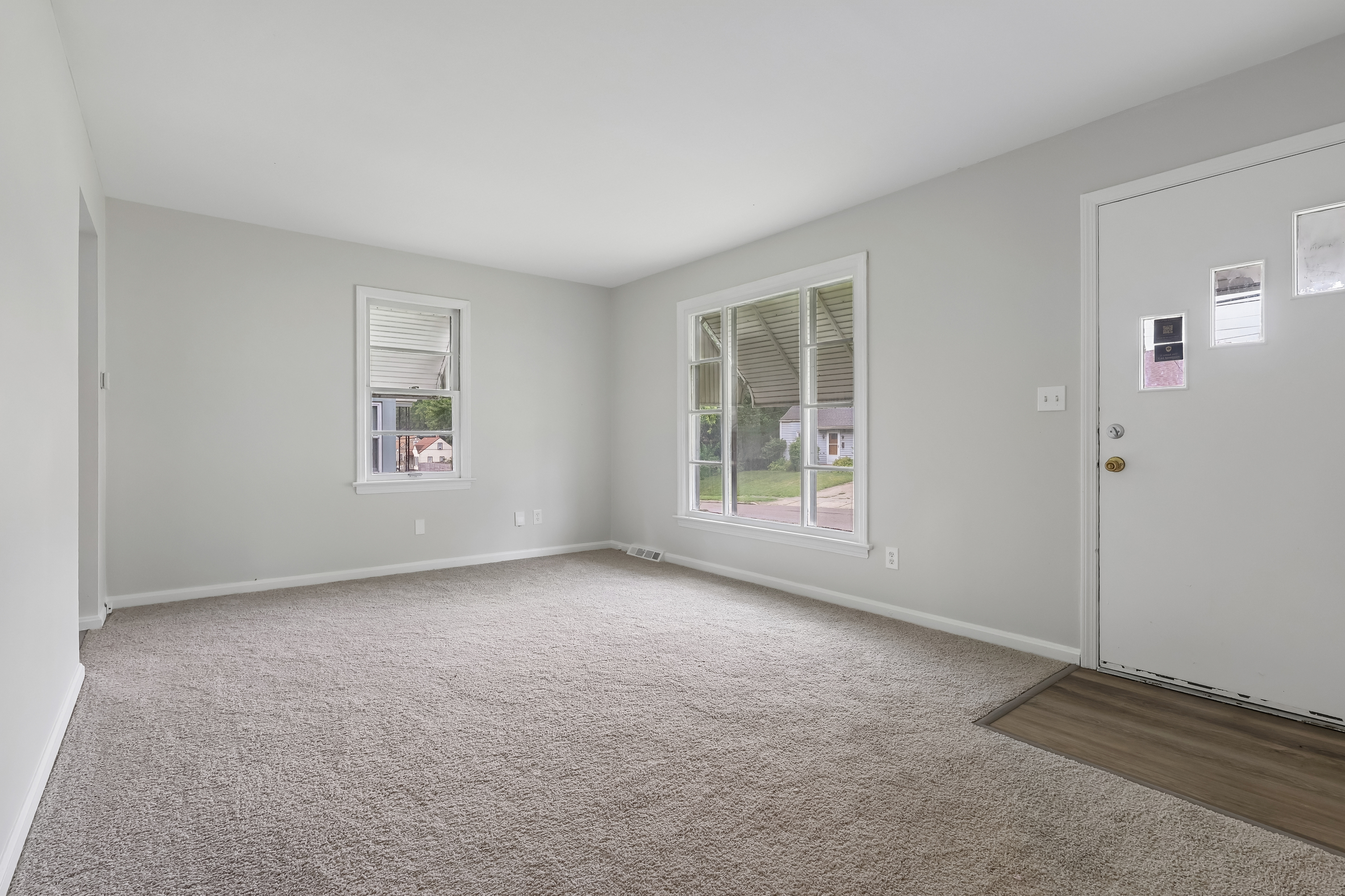 Photo 6 of 28 of 1237 Easton Dr, Akron, OH