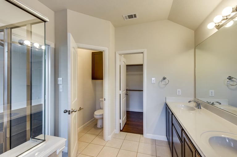 Photo 21 of 30 - 1517 Nightingale Dr, Aubrey, TX 76227
