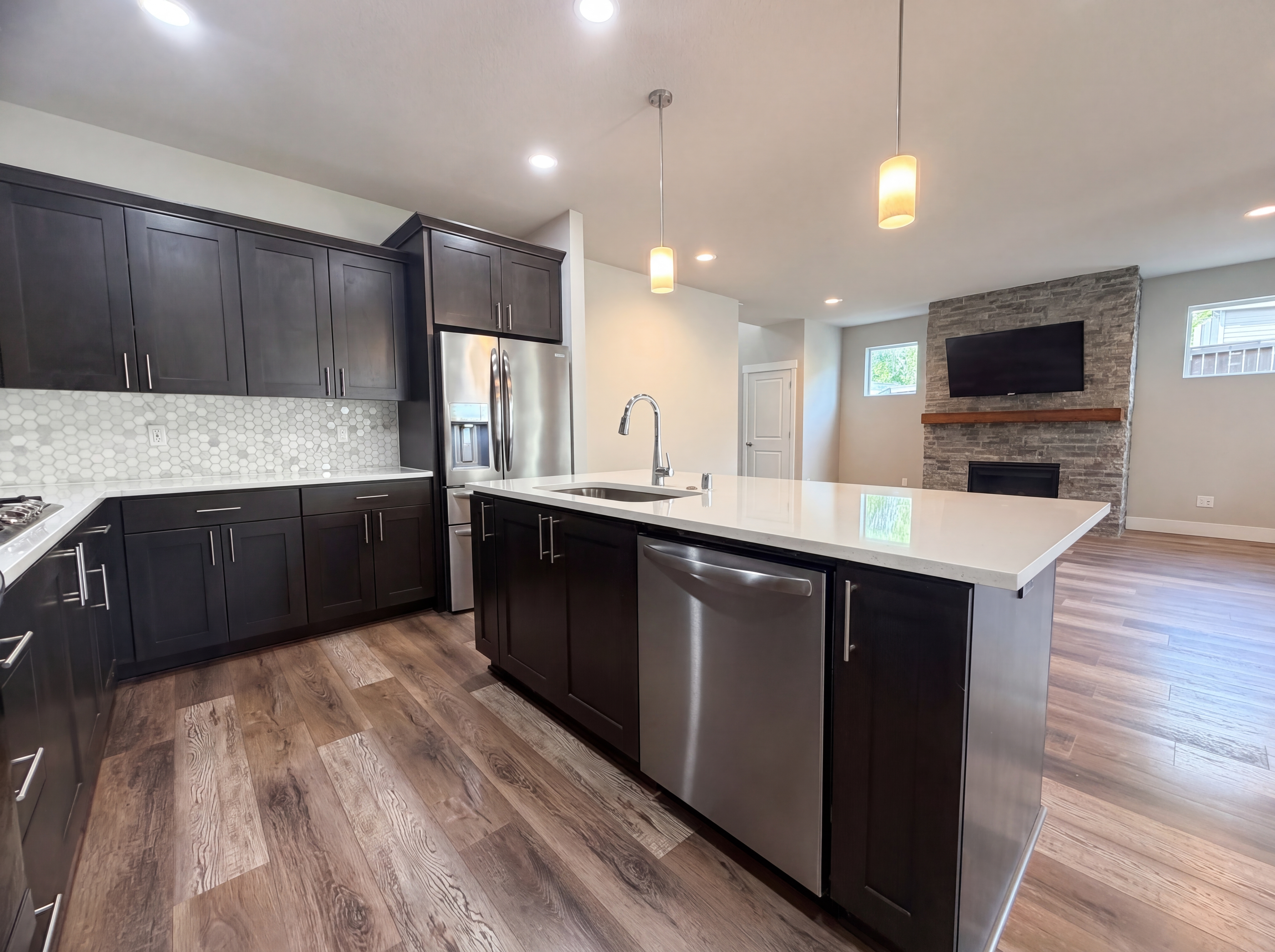 Photo 2 of 19 of 2602 S 11th Ct, Ridgefield, WA